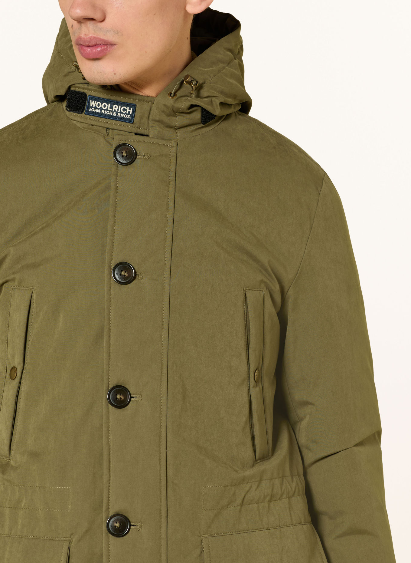 WOOLRICH Daunenparka: OLIV