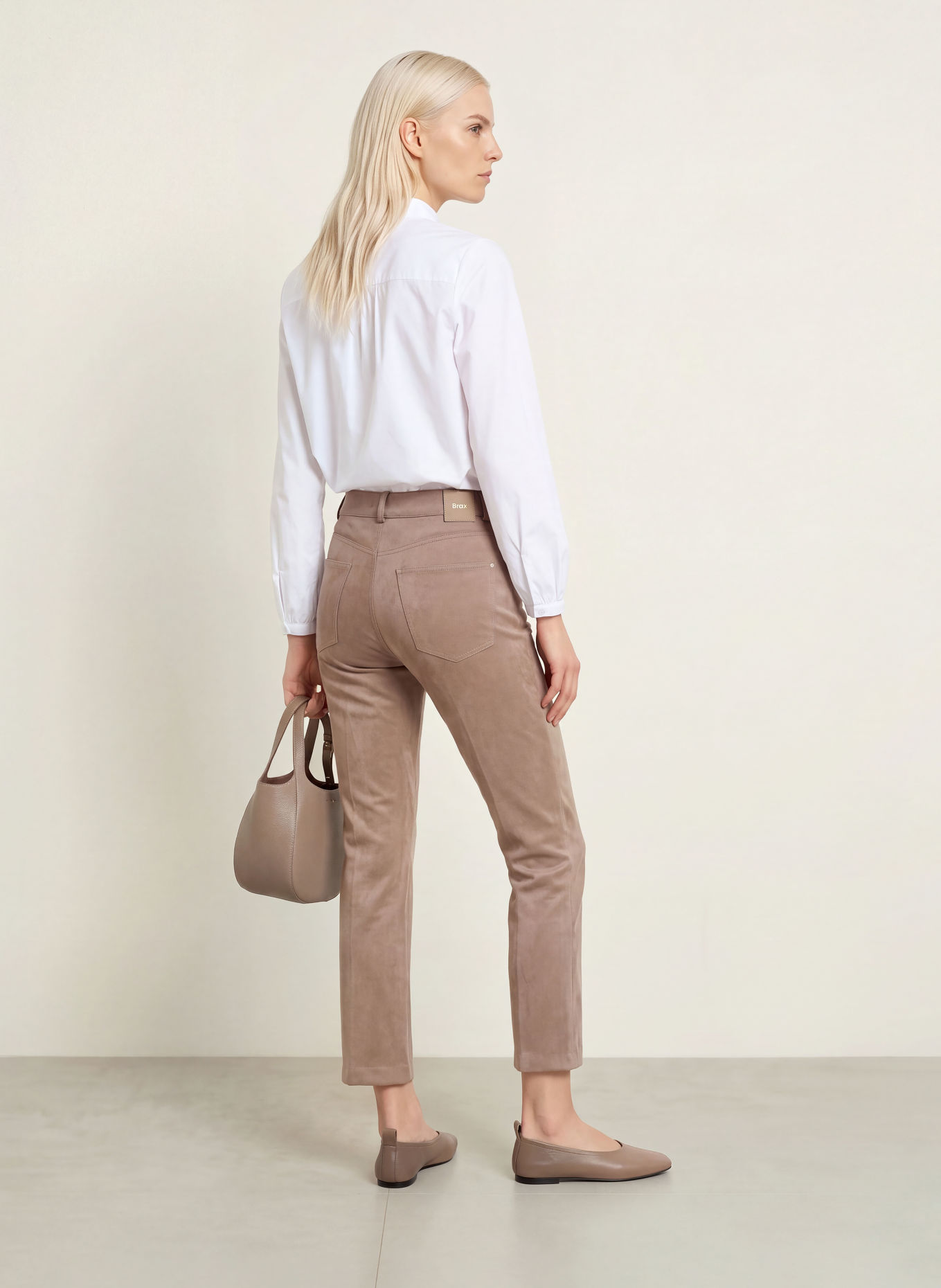 BRAX MAY 7/8-length trousers in a leather-look finish: TAUPE