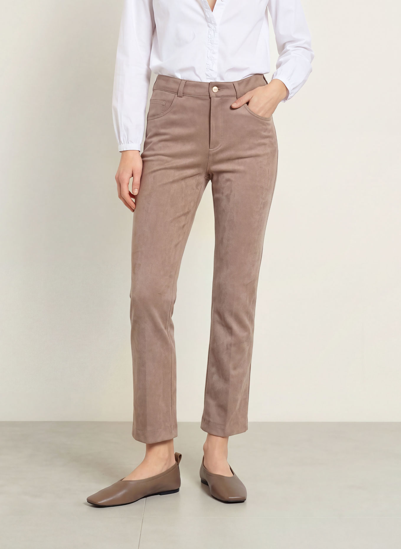 BRAX MAY 7/8-length trousers in a leather-look finish: TAUPE
