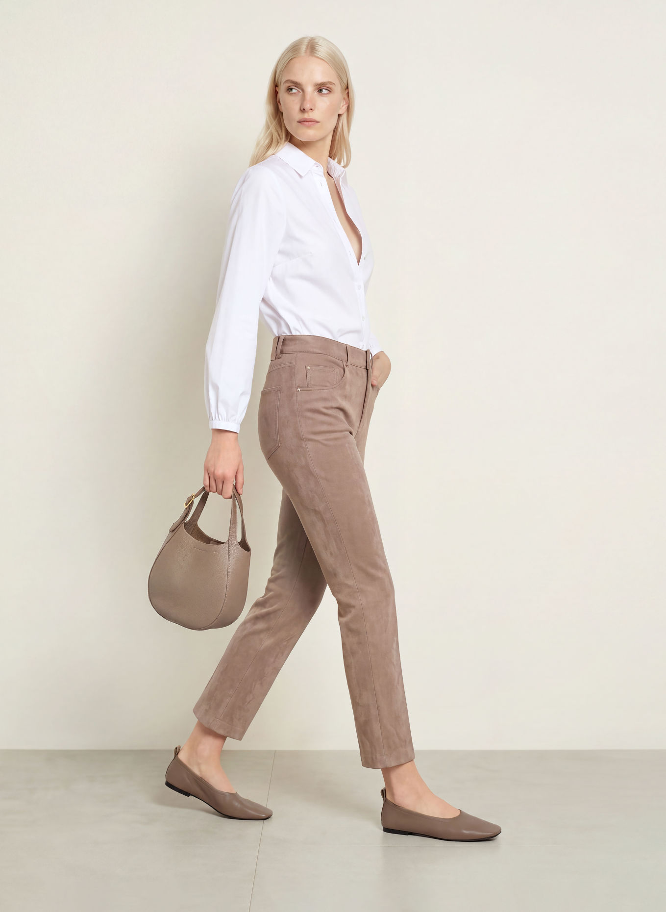 BRAX MAY 7/8-length trousers in a leather-look finish: TAUPE