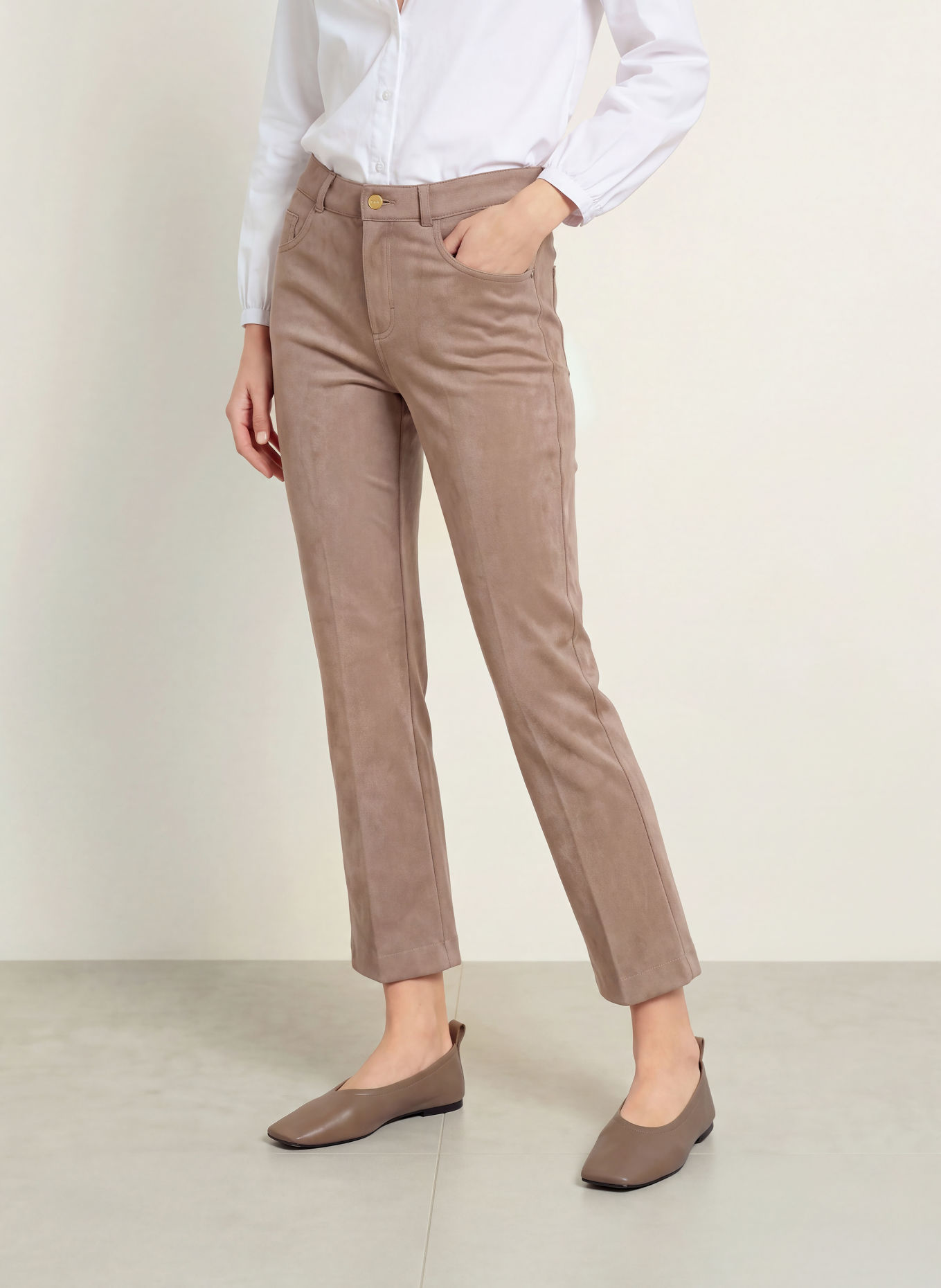 BRAX MAY 7/8-length trousers in a leather-look finish: TAUPE