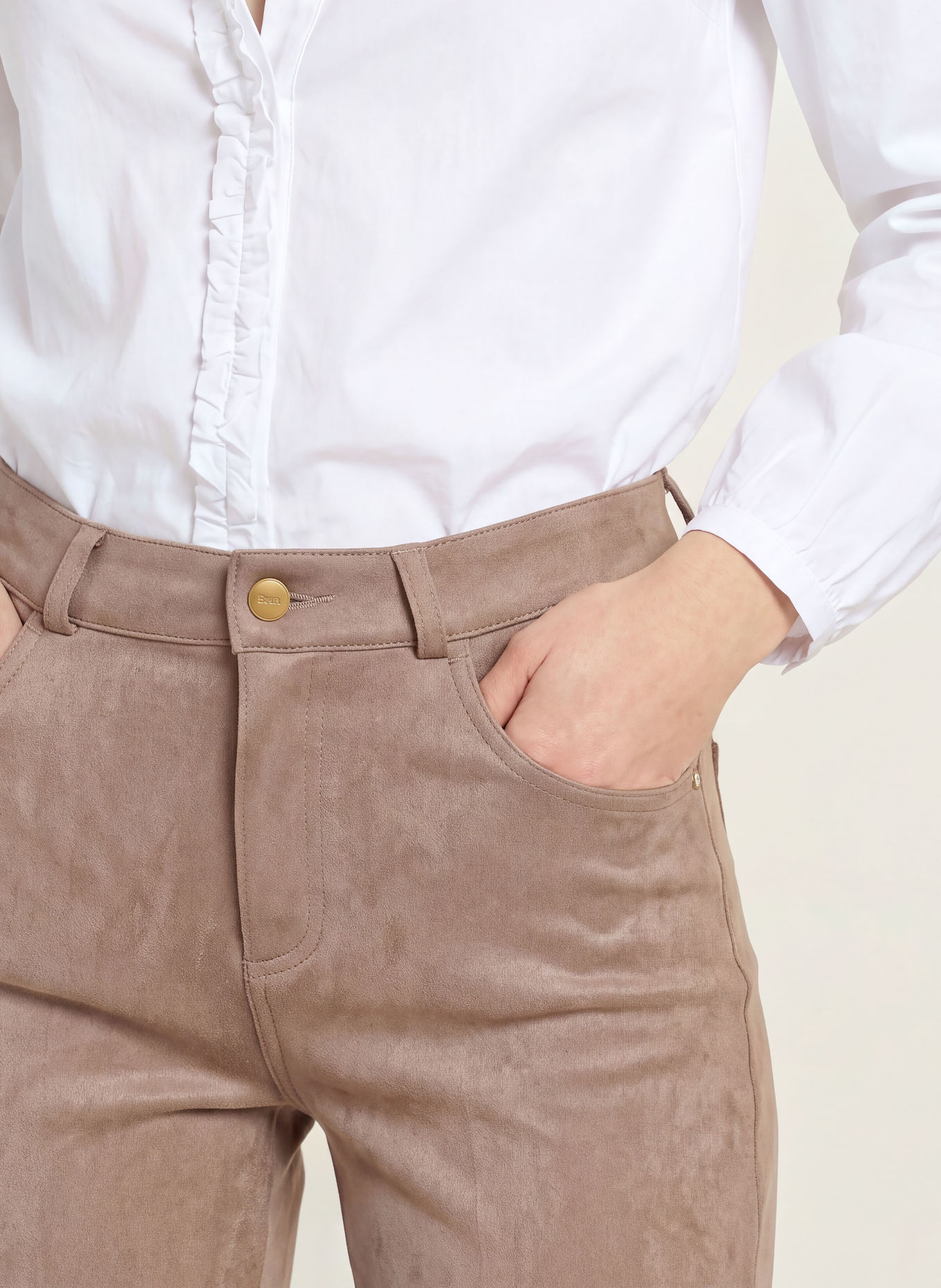 BRAX MAY 7/8-length trousers in a leather-look finish: TAUPE