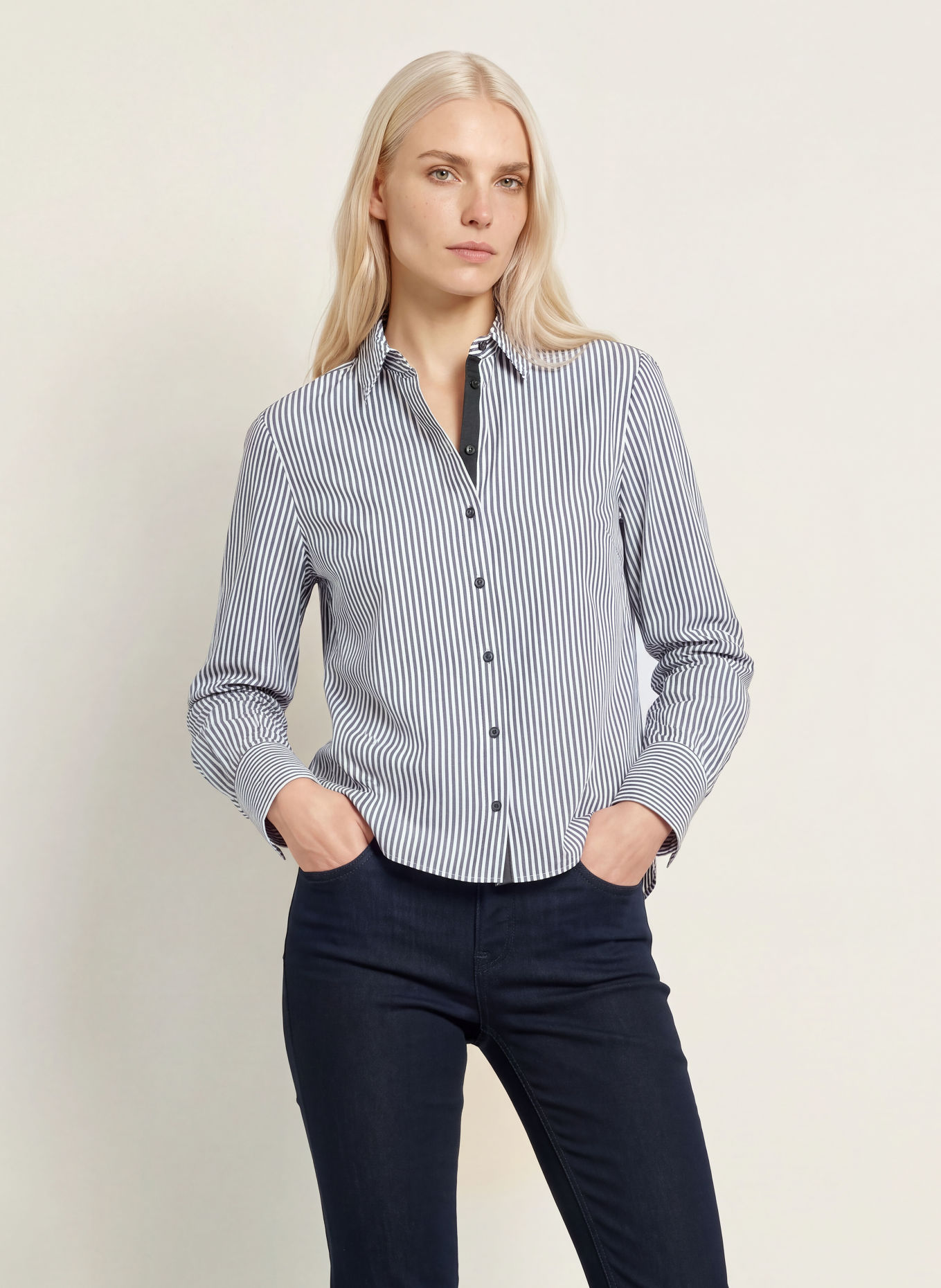 BRAX Overhemdblouse VICA GLAM: DONKERGRIJS / WIT