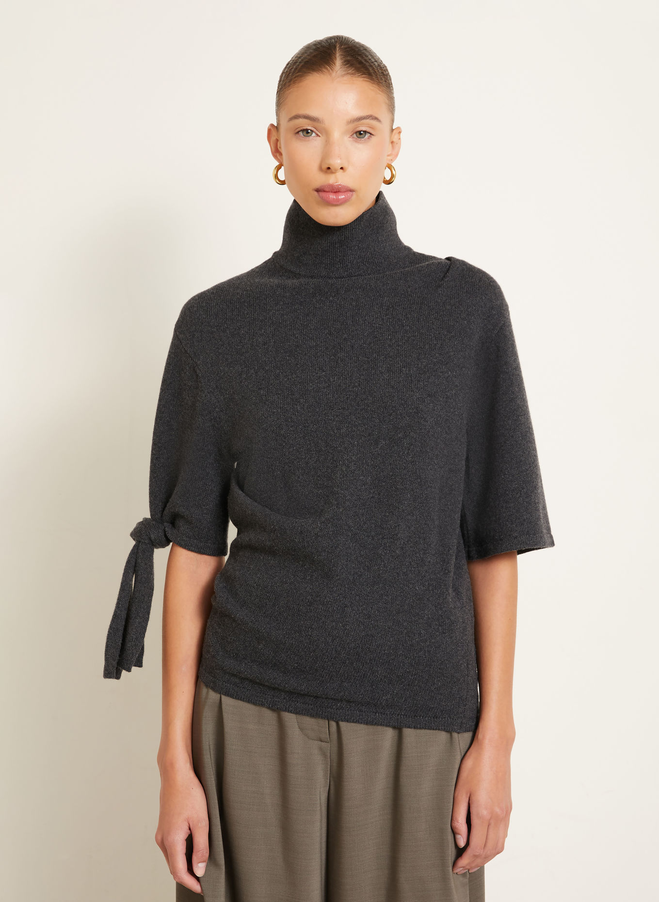 JACQUEMUS Svetry LA MAILLE FIOCCO s merino vlnou a 3/4 rukávy: TMAVĚ ŠEDÁ