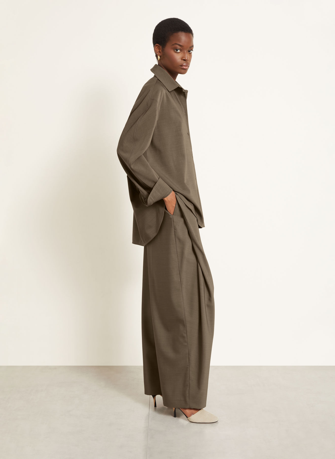 JACQUEMUS Marlenebyxor LE PANTALON CUBISTO: KHAKI