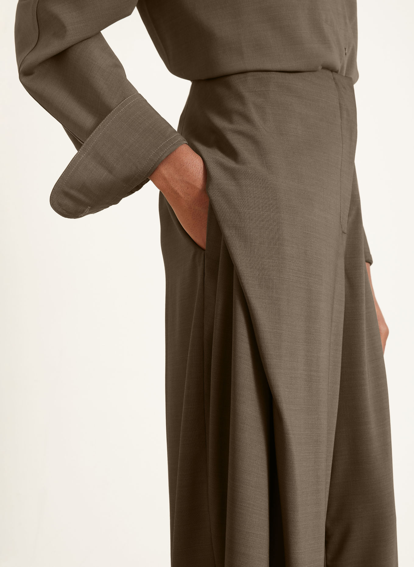 JACQUEMUS Marlenebyxor LE PANTALON CUBISTO: KHAKI