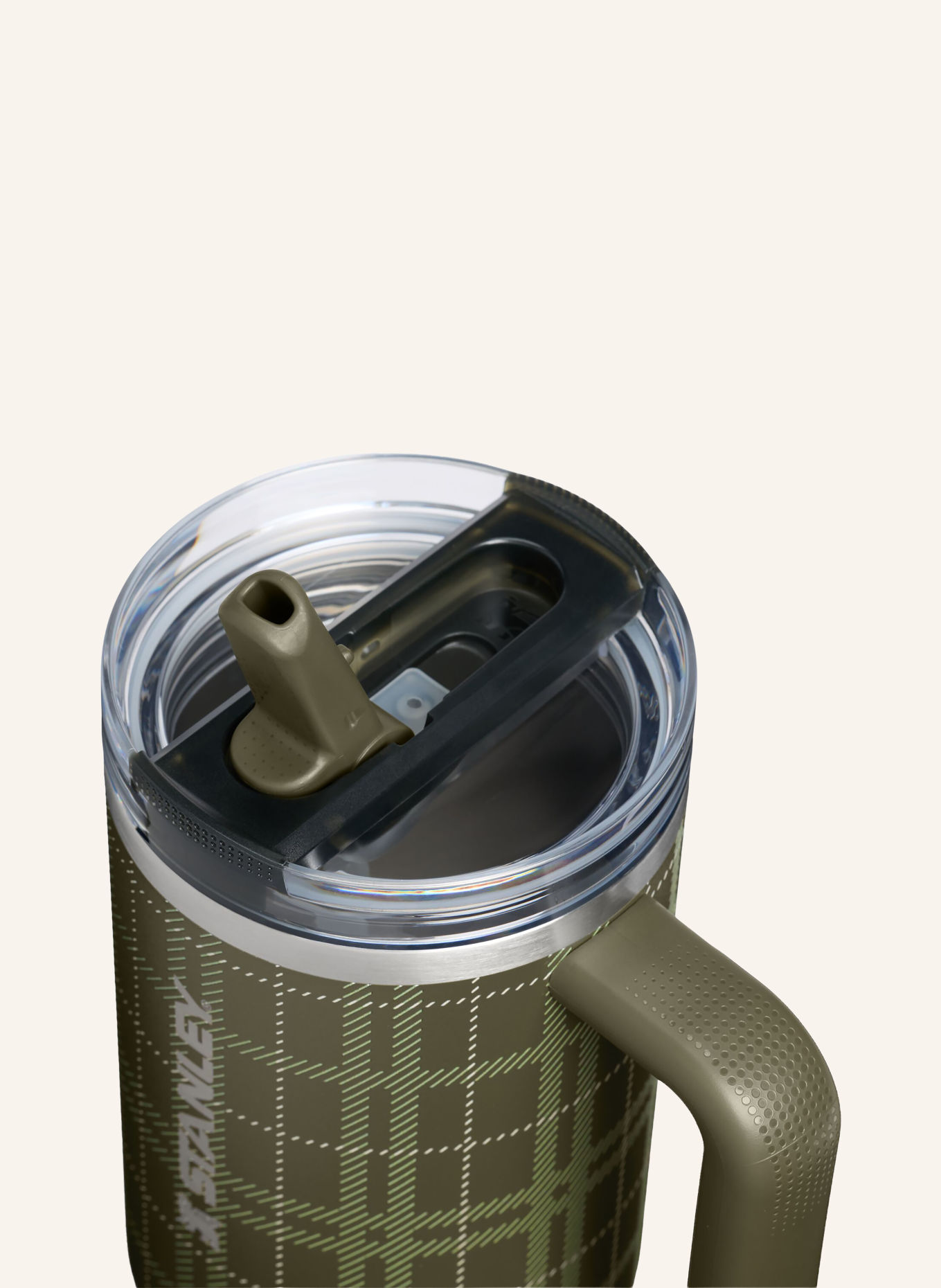 STANLEY THE QUENCHER FLIPSTRAW PROTOUR Insulated Cup: KHAKI / SILVER