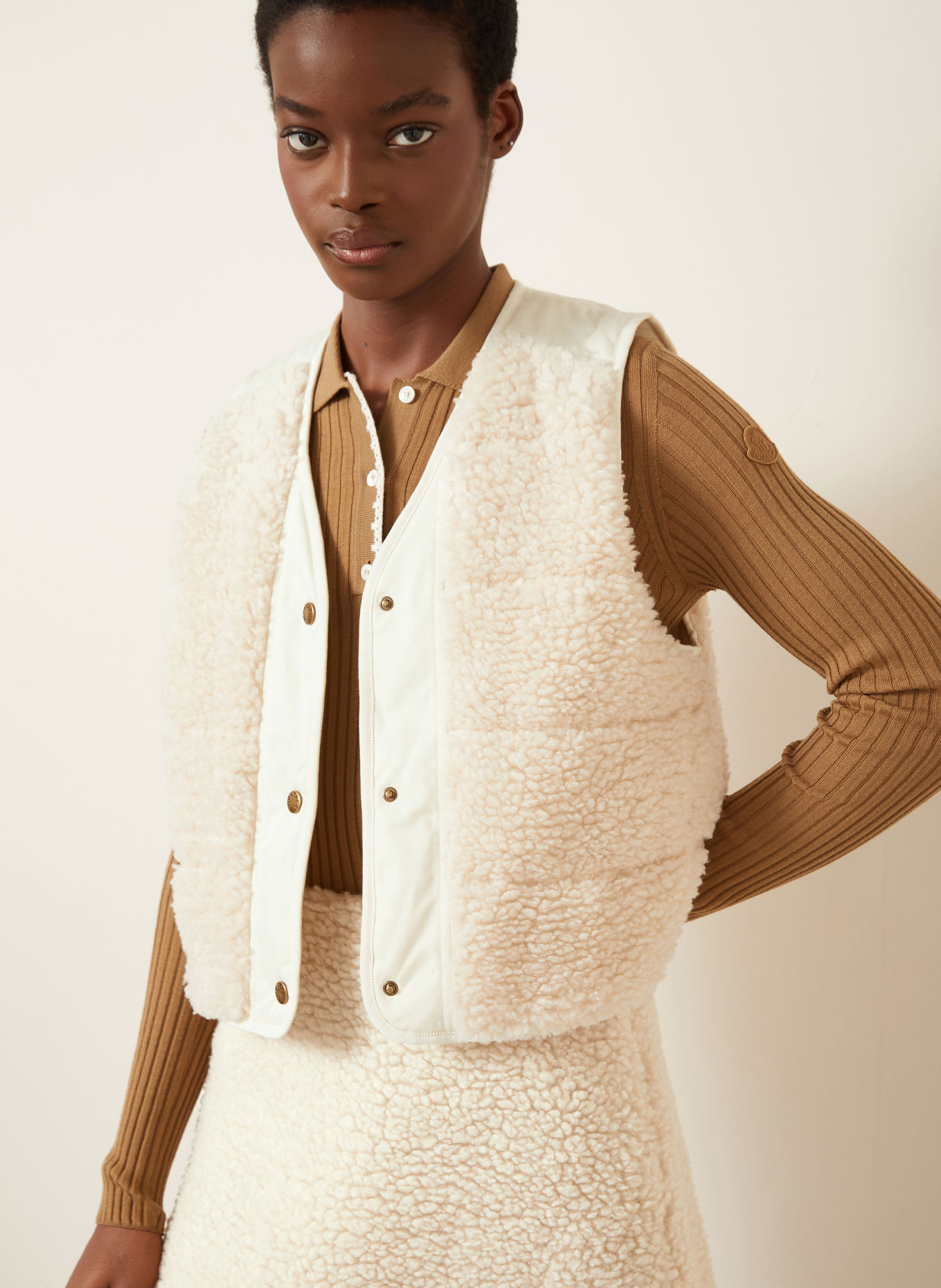 MONCLER Bodywarmer van teddybont: ECRU