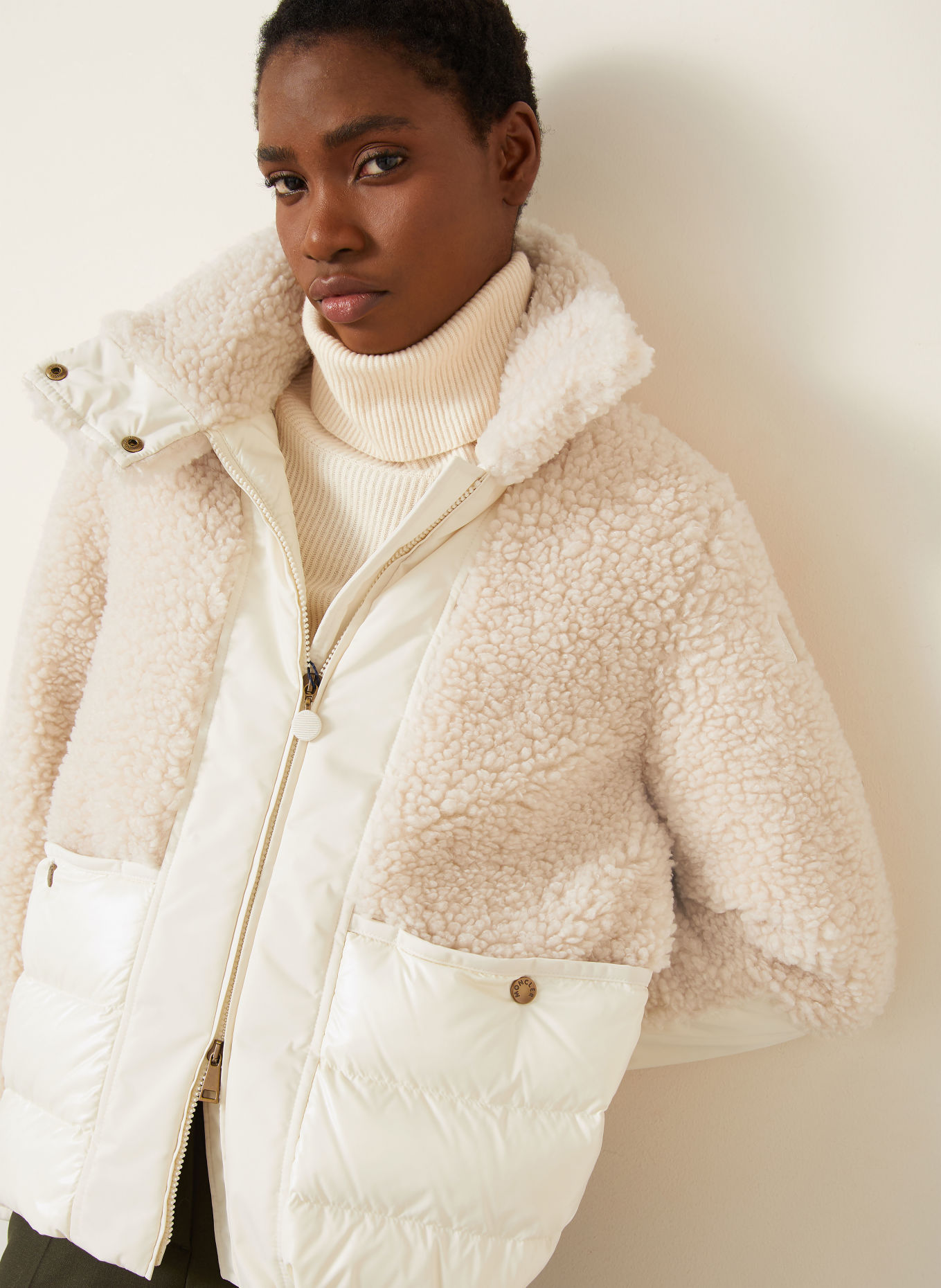 MONCLER Daunenjacke GLORIEUX im Materialmix mit Teddyfell: CREME / BEIGE