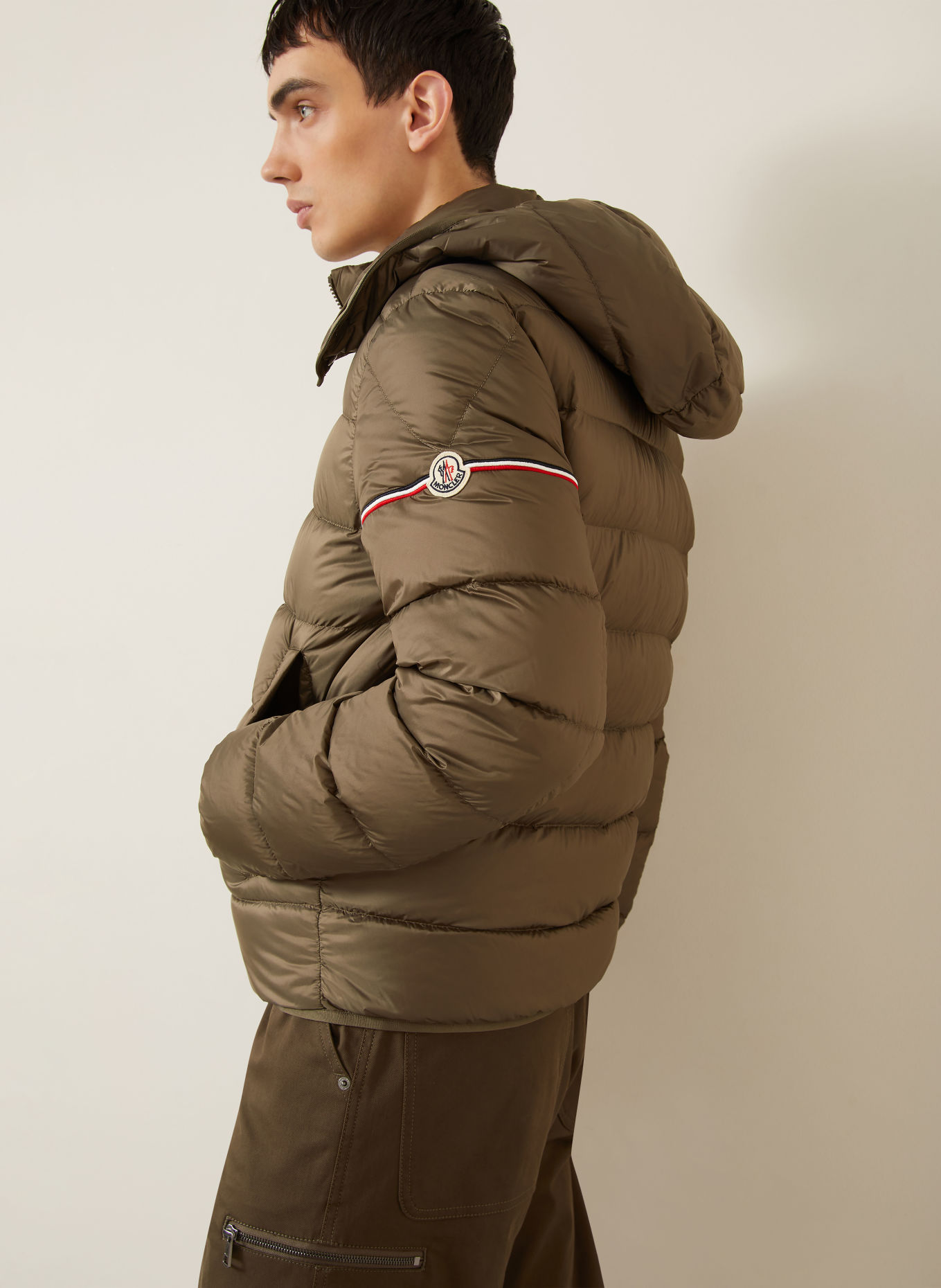 MONCLER RAVENLOCK Lightweight Down Jacket with Detachable Hood: OLIVE