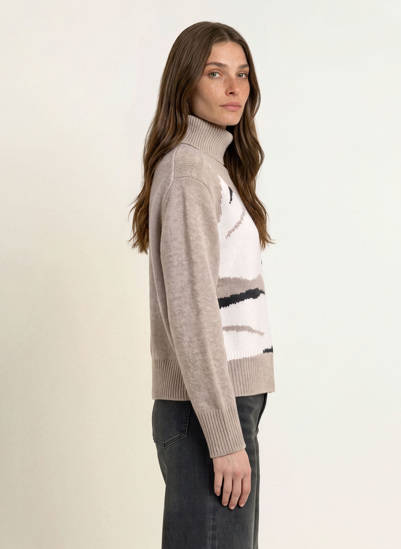 FTC CASHMERE Cashmere turtleneck sweater: TAUPE / ECRU / BLACK