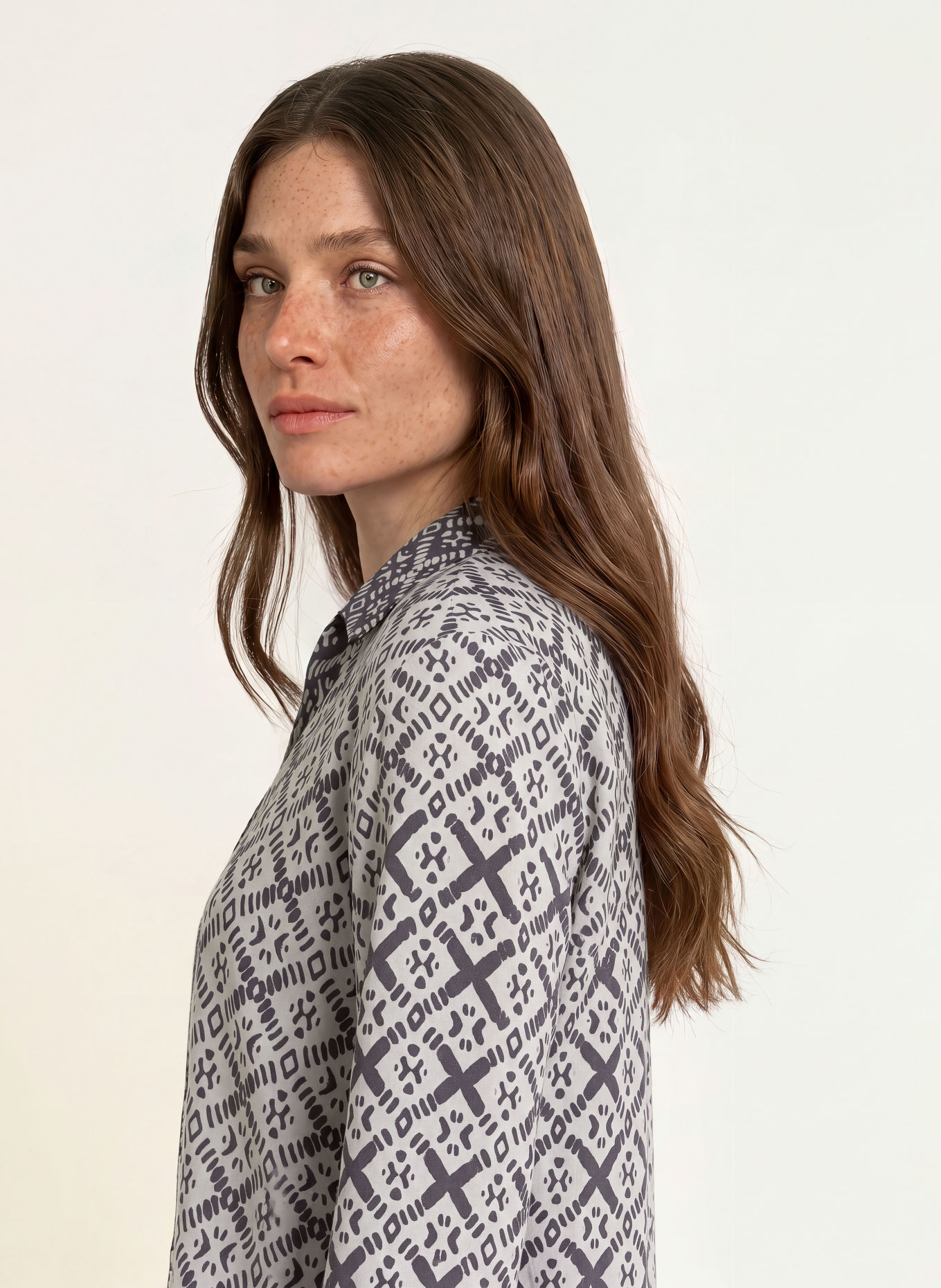 HERZENS Shirt blouse: WHITE / DARK GRAY