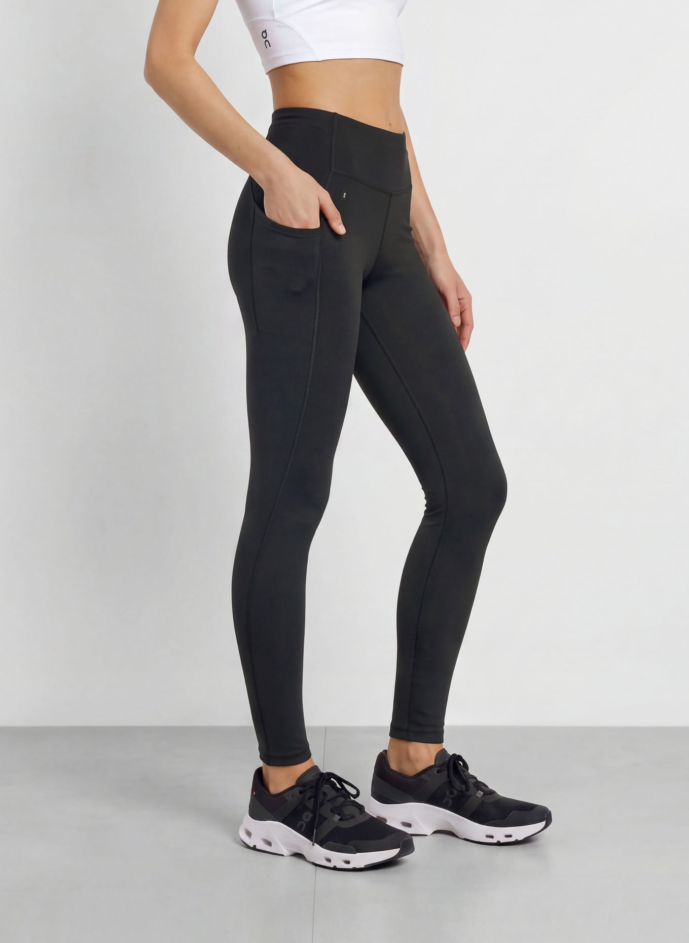 On TRAIN Leggings: BLACK