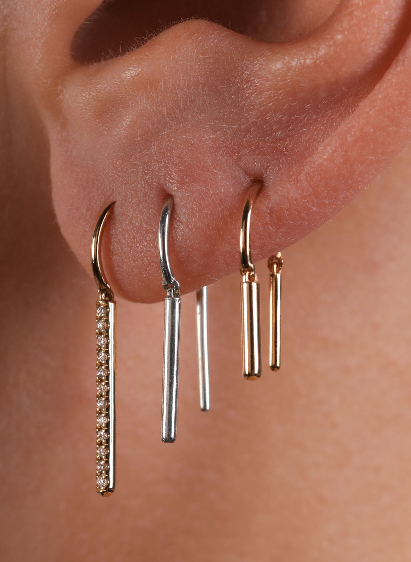 ariane ernst LET LOOSE EARRING 750 NO. 2: SILVER