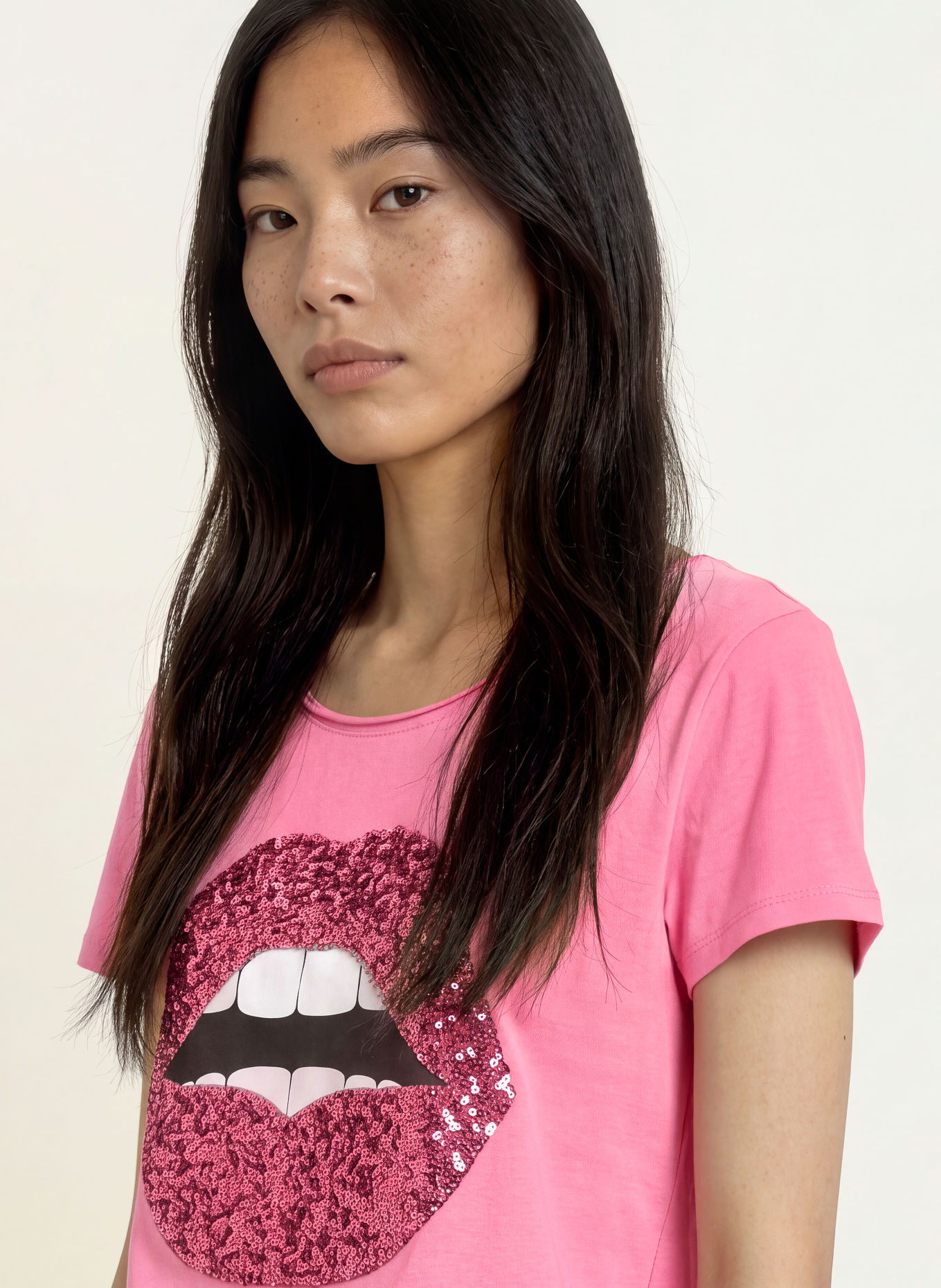 miss goodlife T-Shirt mit Pailletten: PINK / WEISS / SCHWARZ