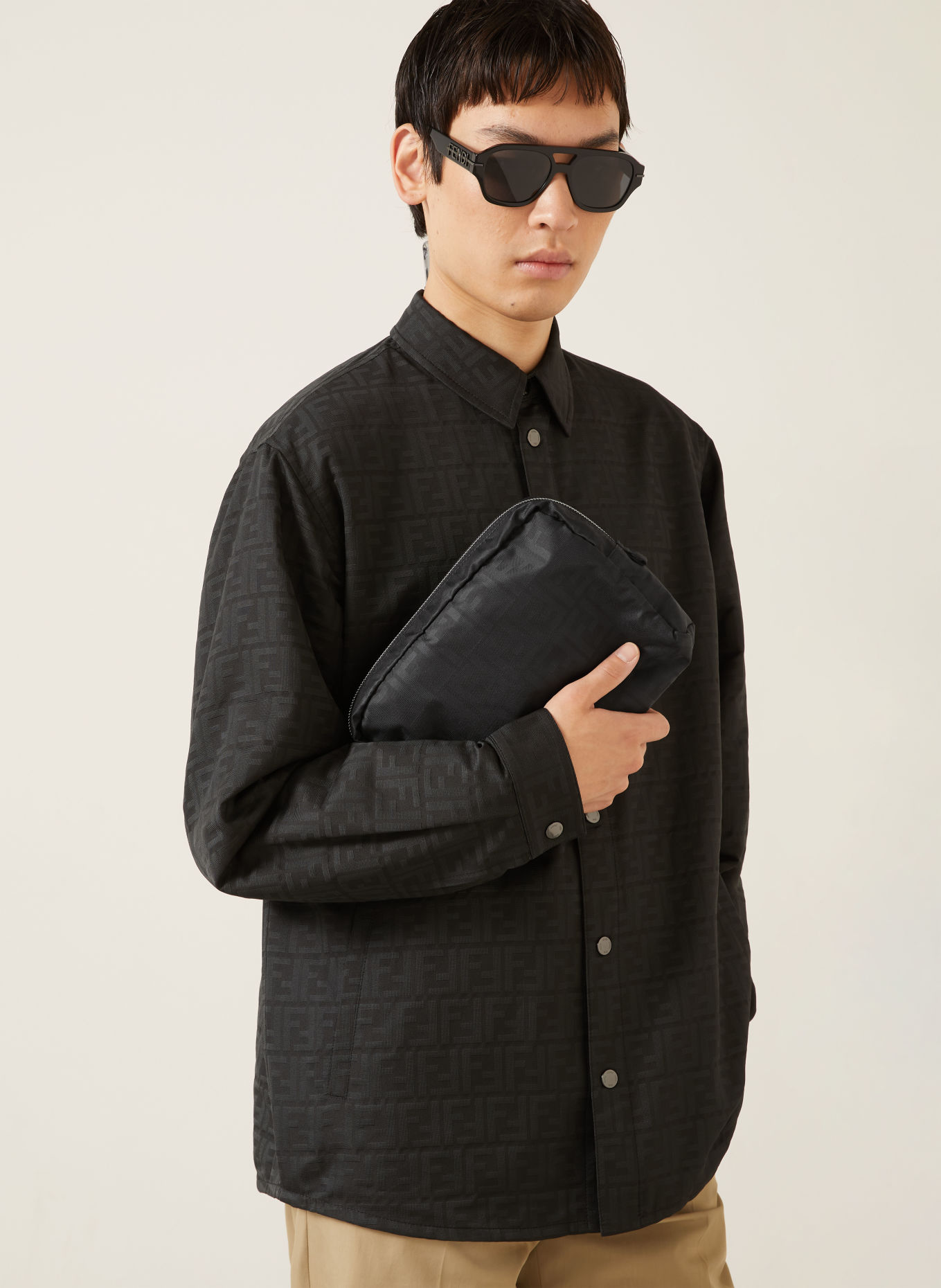 FENDI Kulturtasche MEDIUM FF LIGHT: SCHWARZ / SILBER