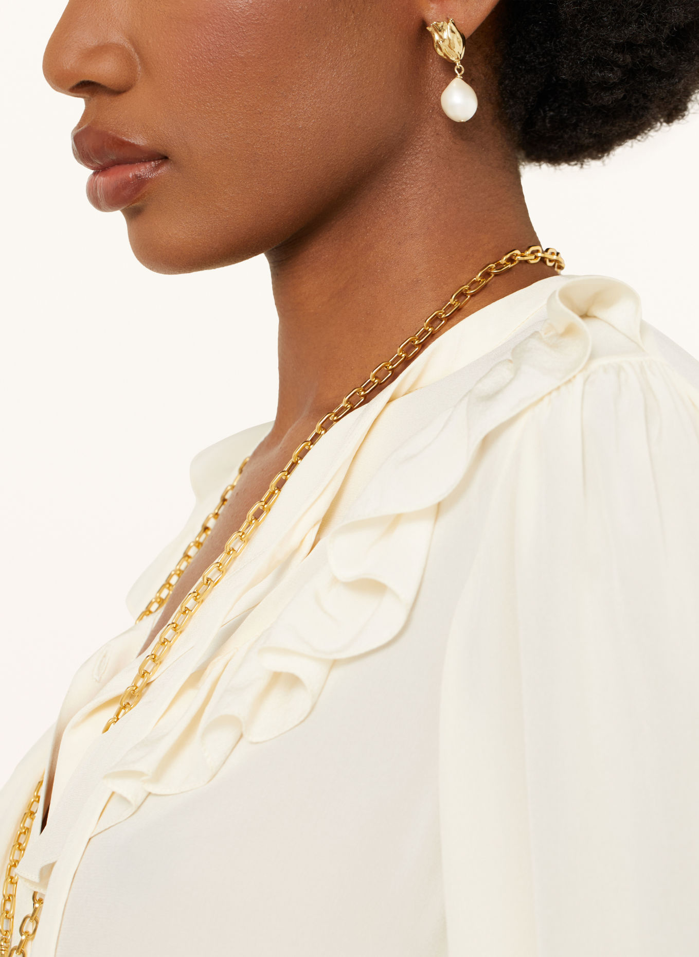 Chloé TULIP Drop Earrings: GOLD / CREAM