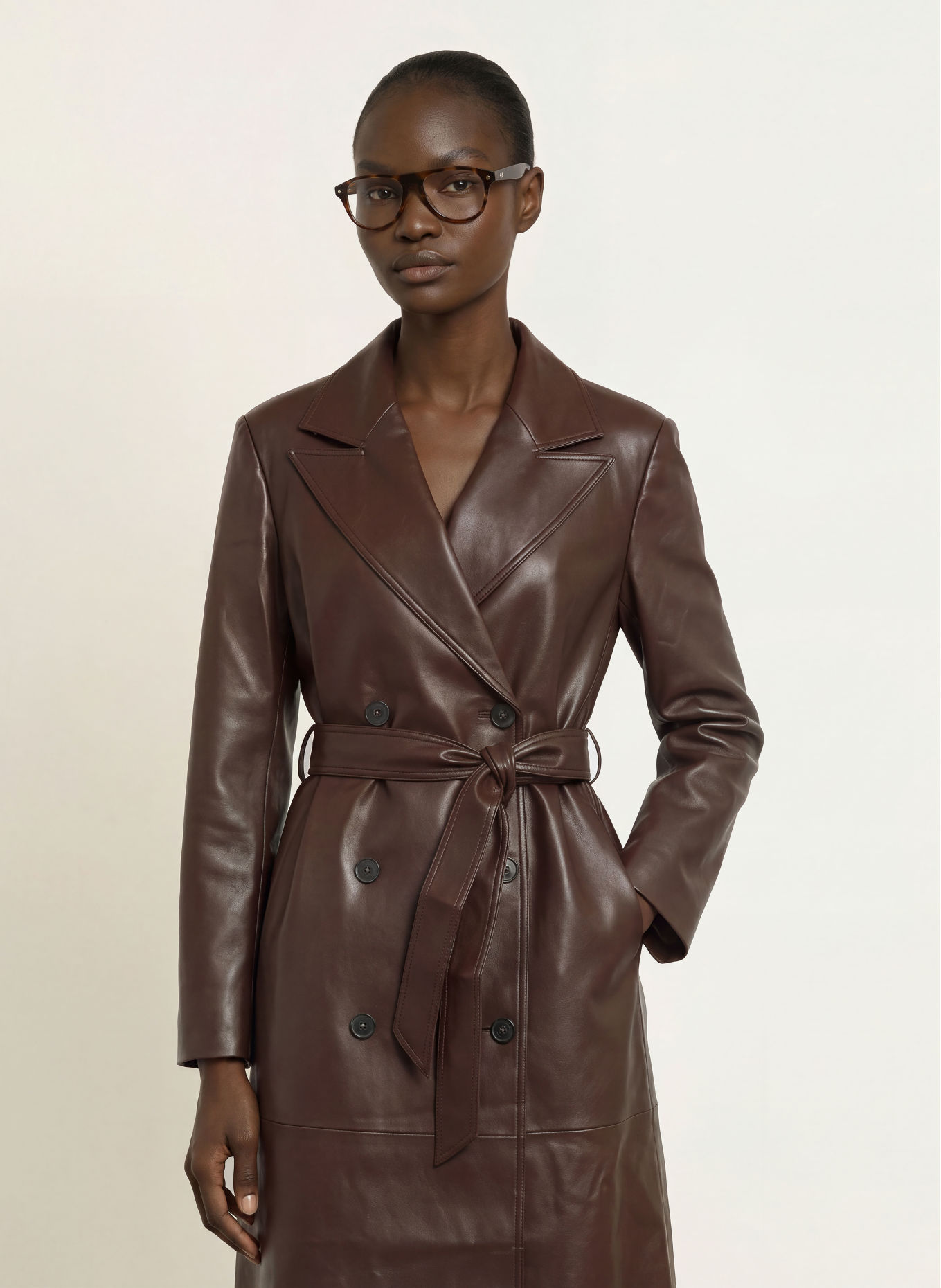 Source Unknown Trenchcoat BRIELLA in leerlook: DONKERROOD