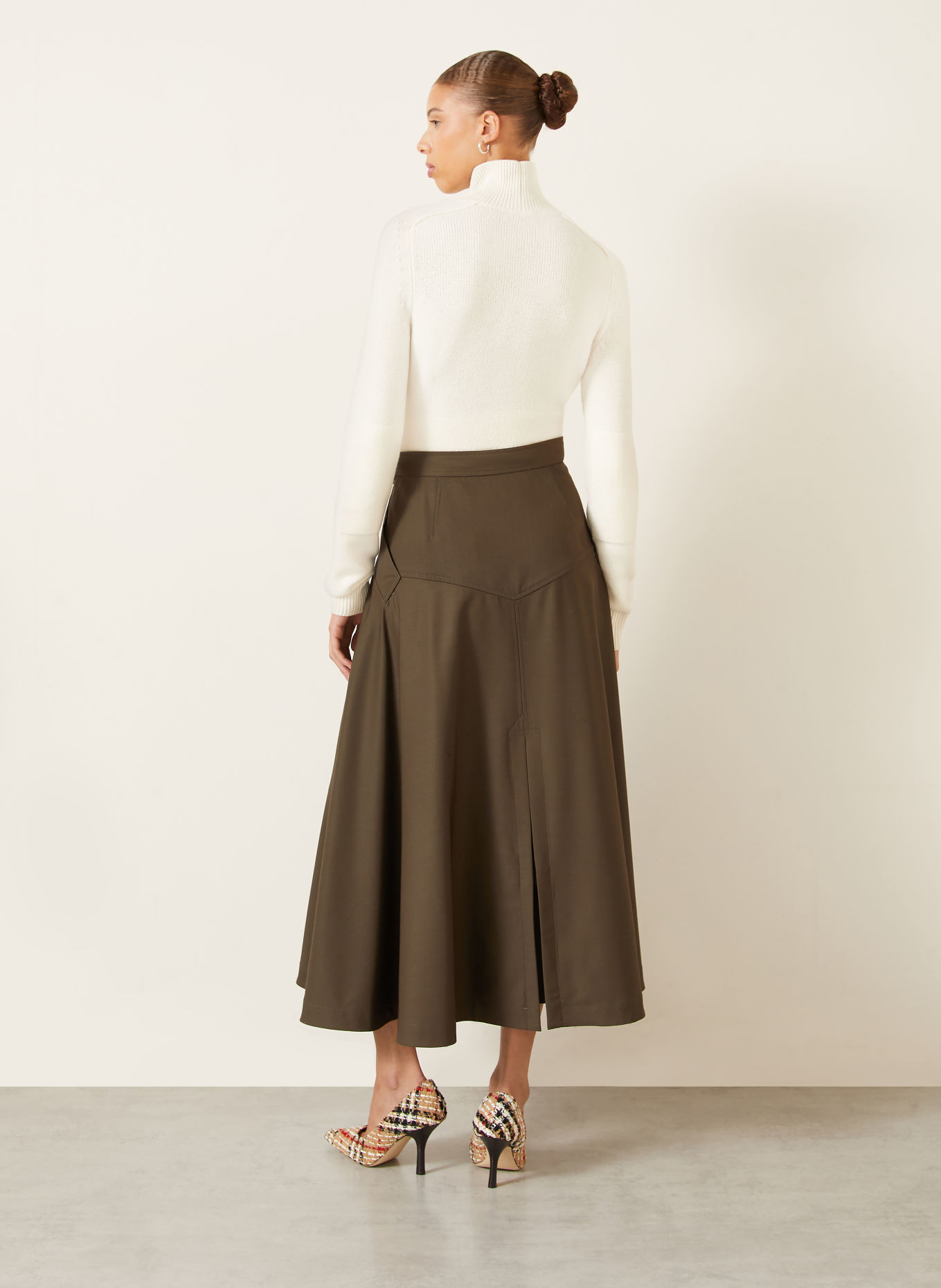 BURBERRY Cashmere Sweaters: CREAM