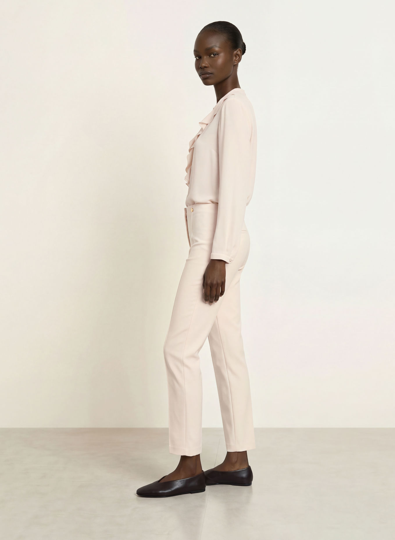 MARC CAIN Blouse en satin à volants: 153 Magnolia