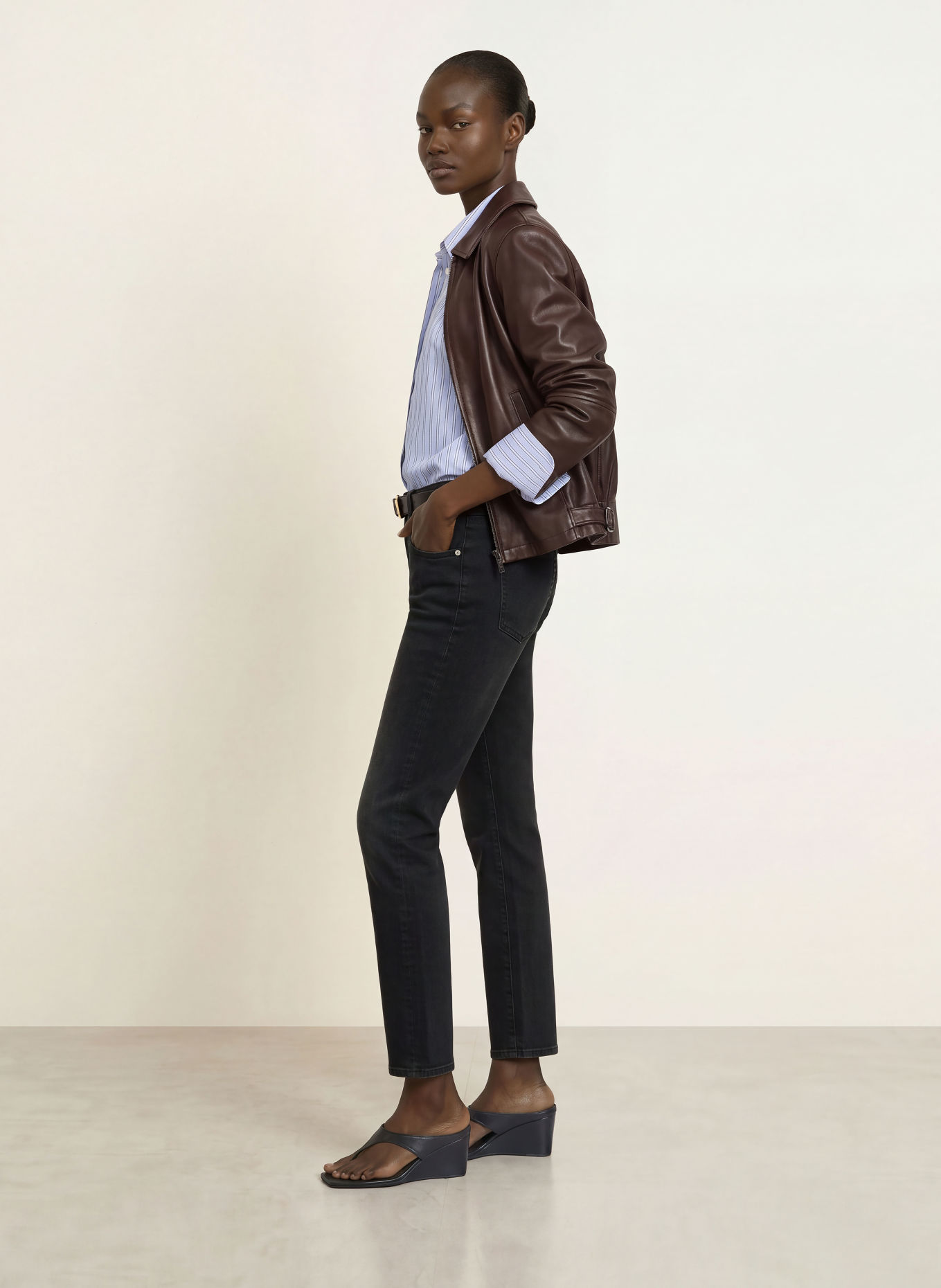 7 for all mankind Straight Jeans LOW CIGARETTE: 43V AFTERDARK