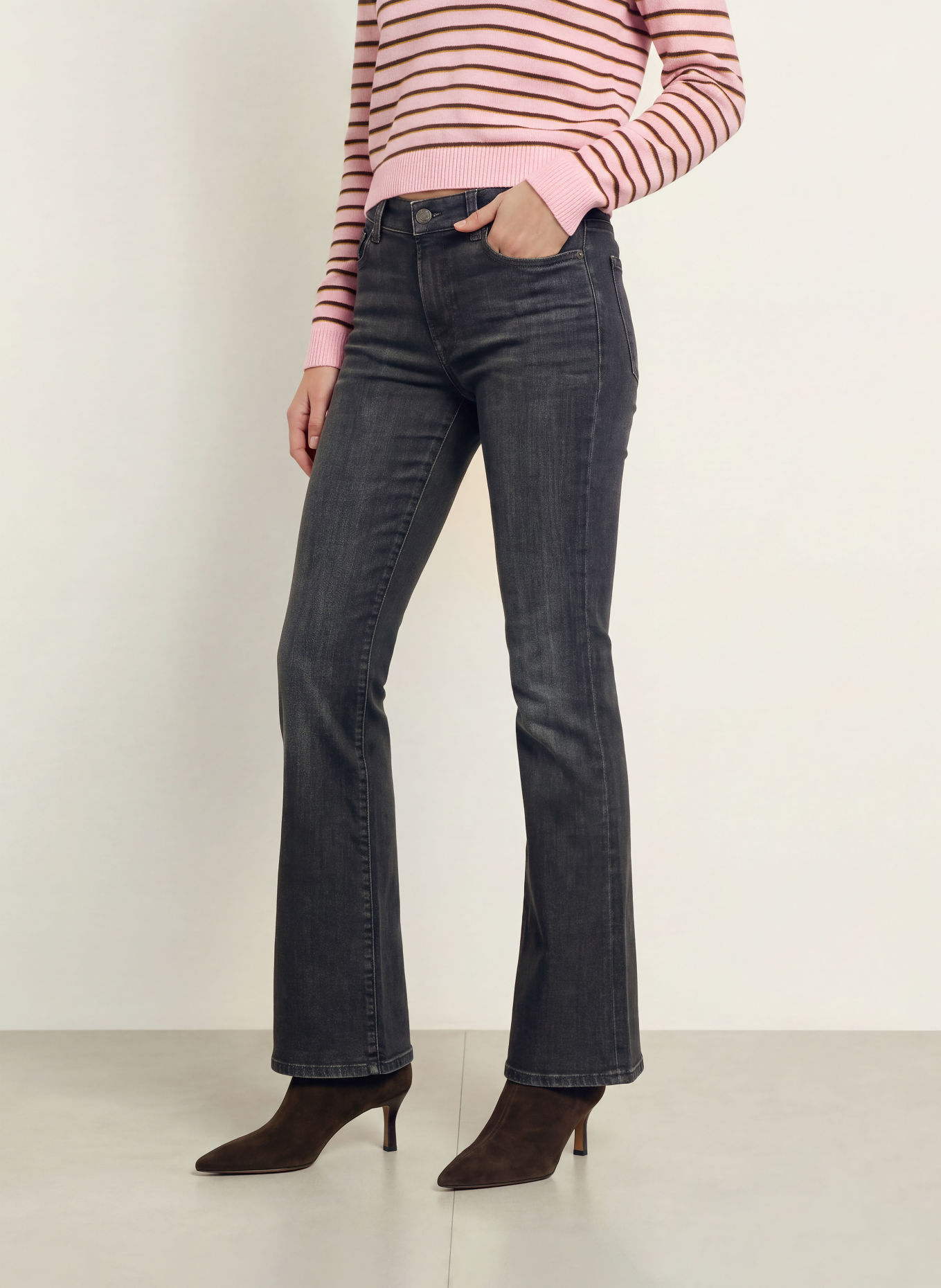 7 for all mankind Bootcut jeans THE LEGGY BOOTCUT: 45O BLACKOUT