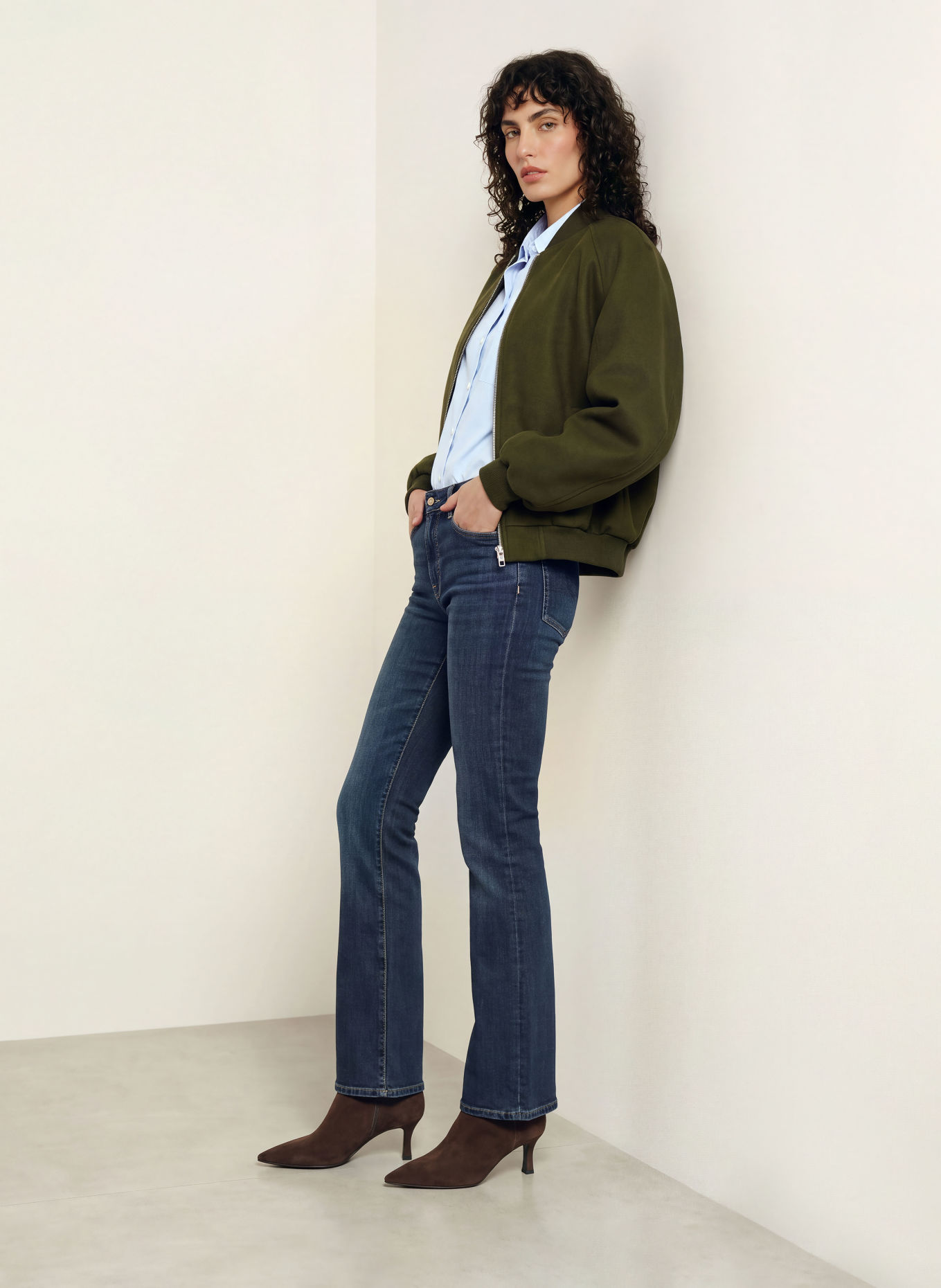 7 for all mankind Bootcut jeans THE LEGGY BOOTCUT: 45S DEEPNIGHT