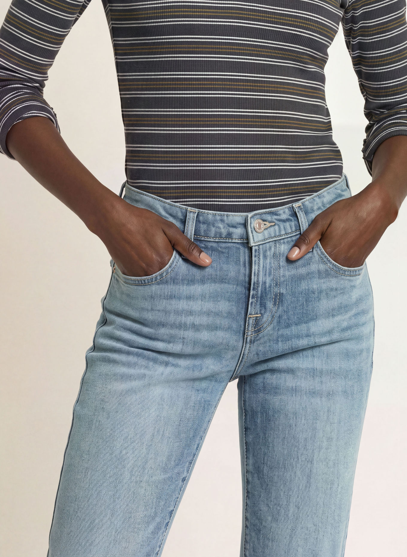 7 for all mankind Jean droit LOW CIGARETTE: 43Z FROSTBITE