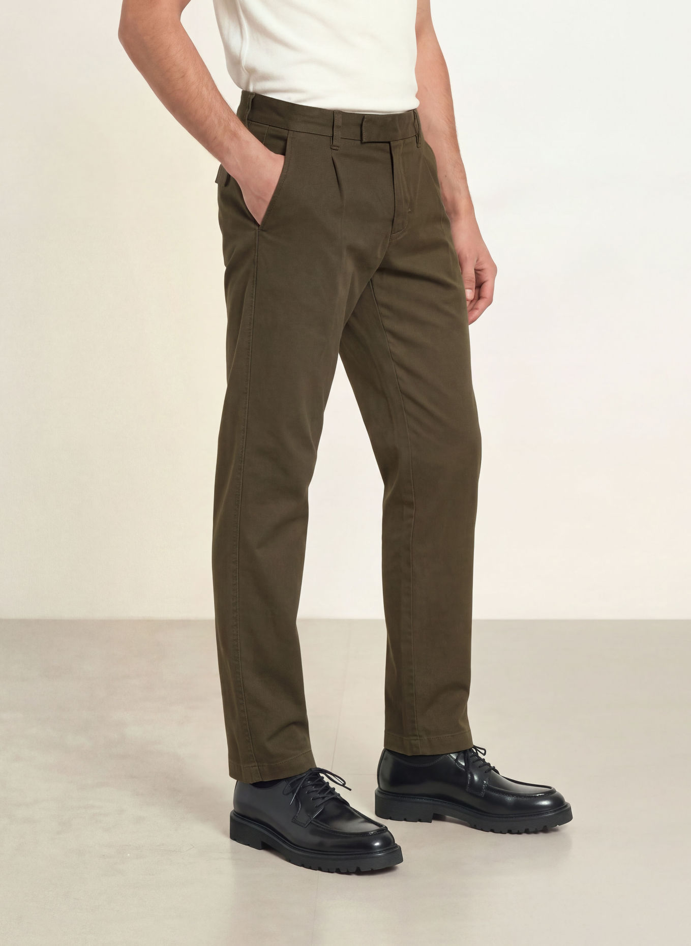 Marc O'Polo OSBY PLEATS Tapered Fit Chinos: BEIGE