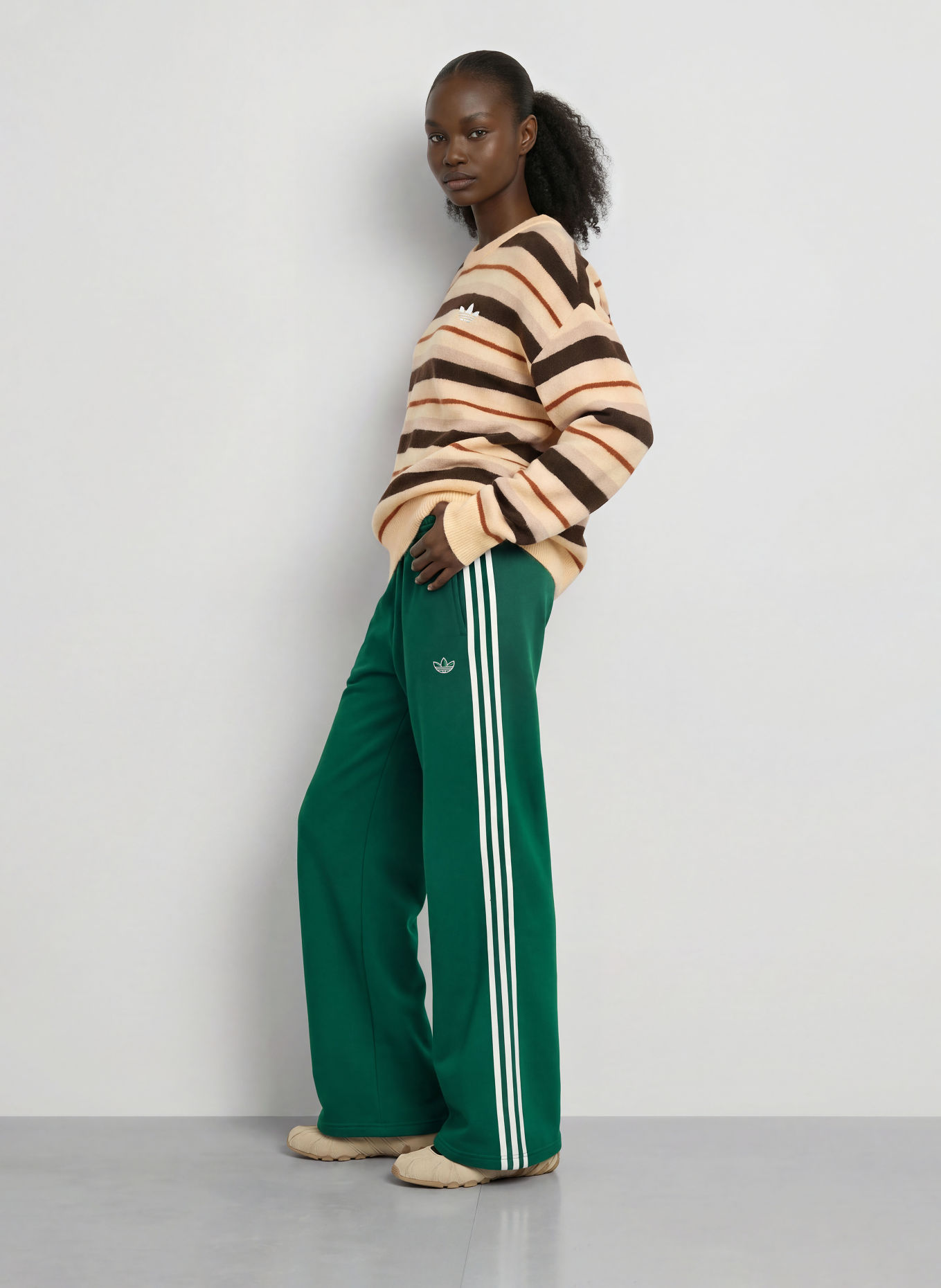 adidas Originals 3STRIPES FLEECE Sweatpants: GREEN / WHITE