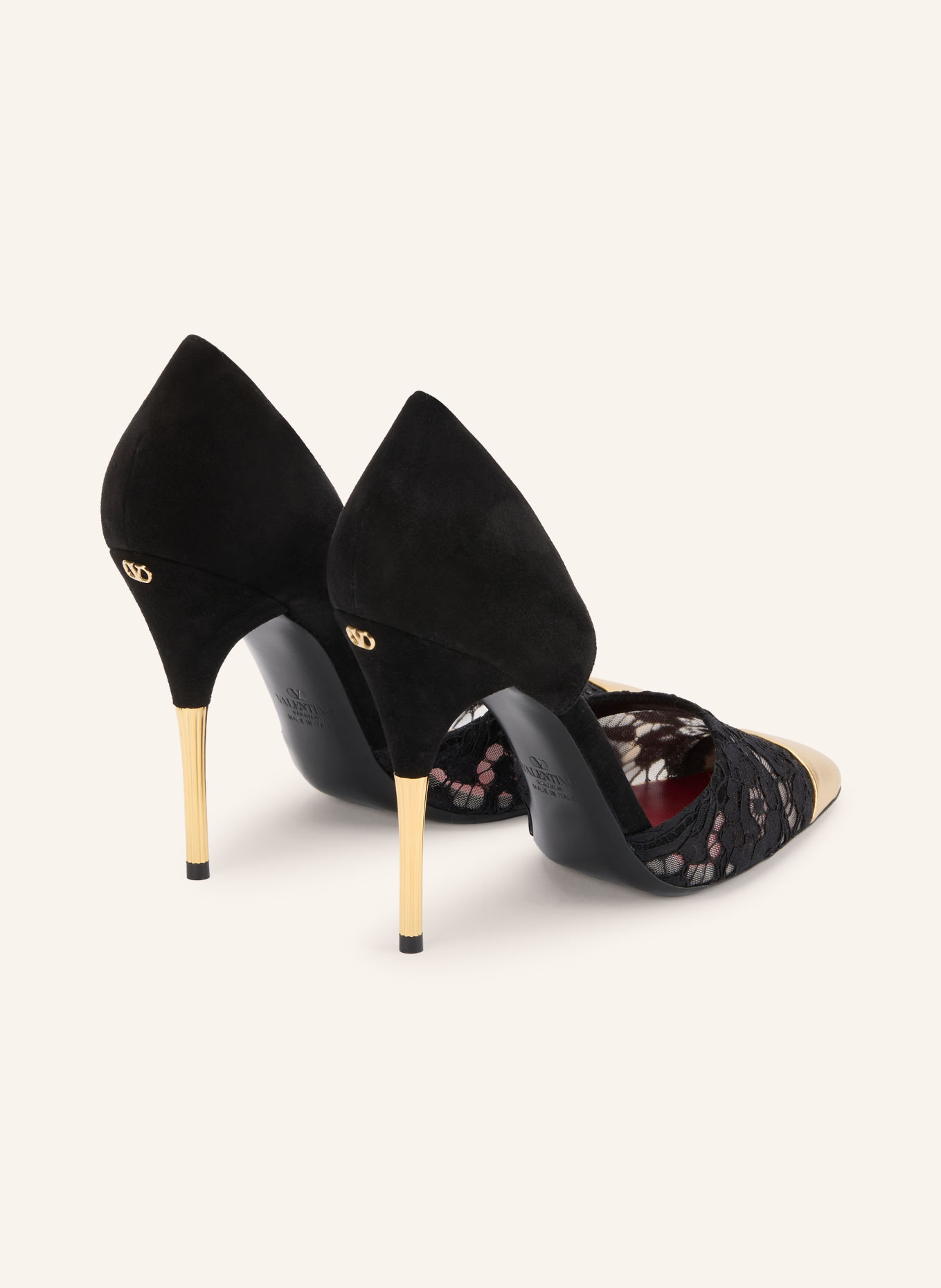 VALENTINO GARAVANI Escarpins SINEAD en dentelle: NOIR / OR