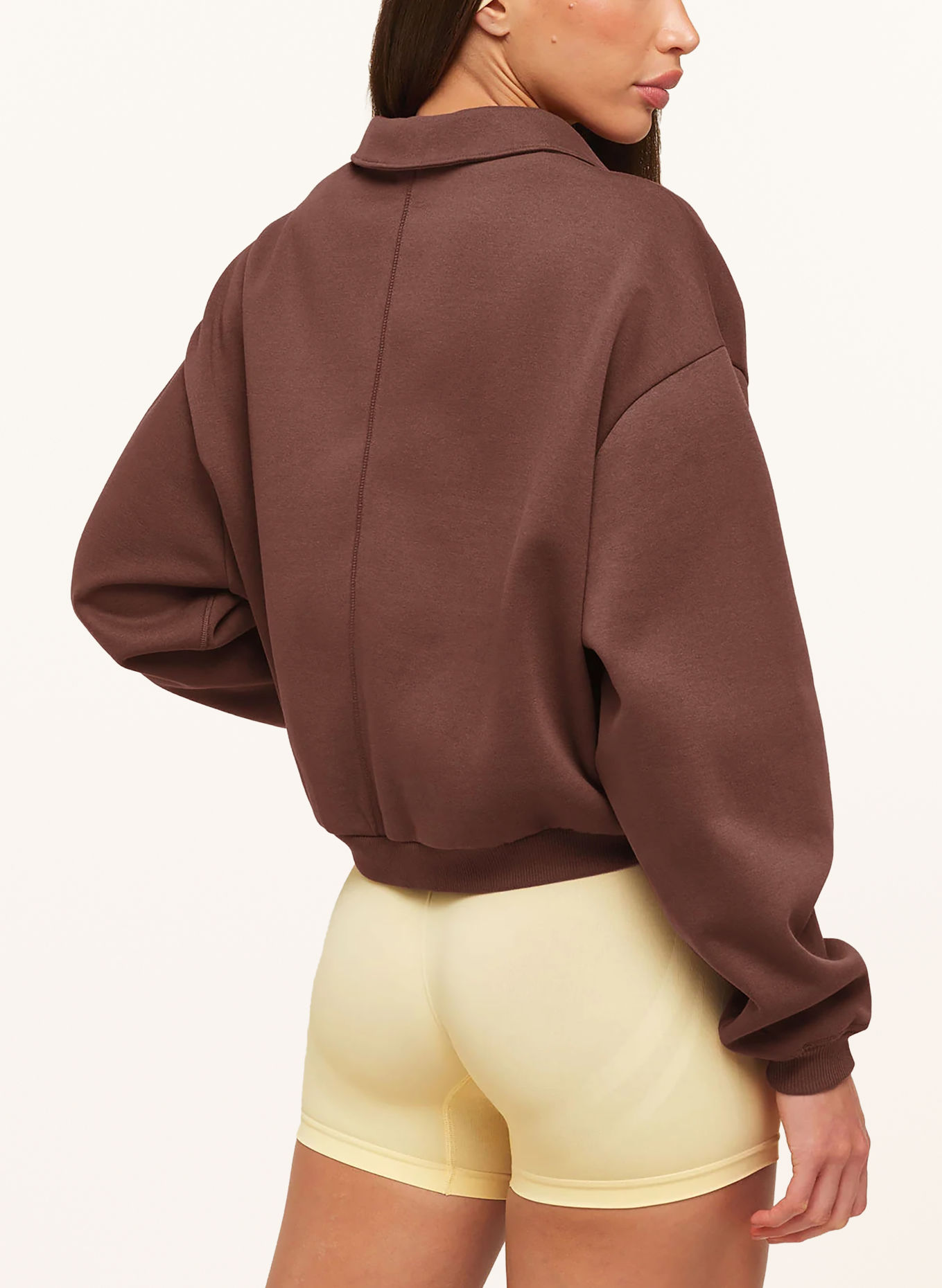 GYMSHARK Polo-sweat COSY LUXE CAMPUS: MARRON FONCÉ / JAUNE CLAIR