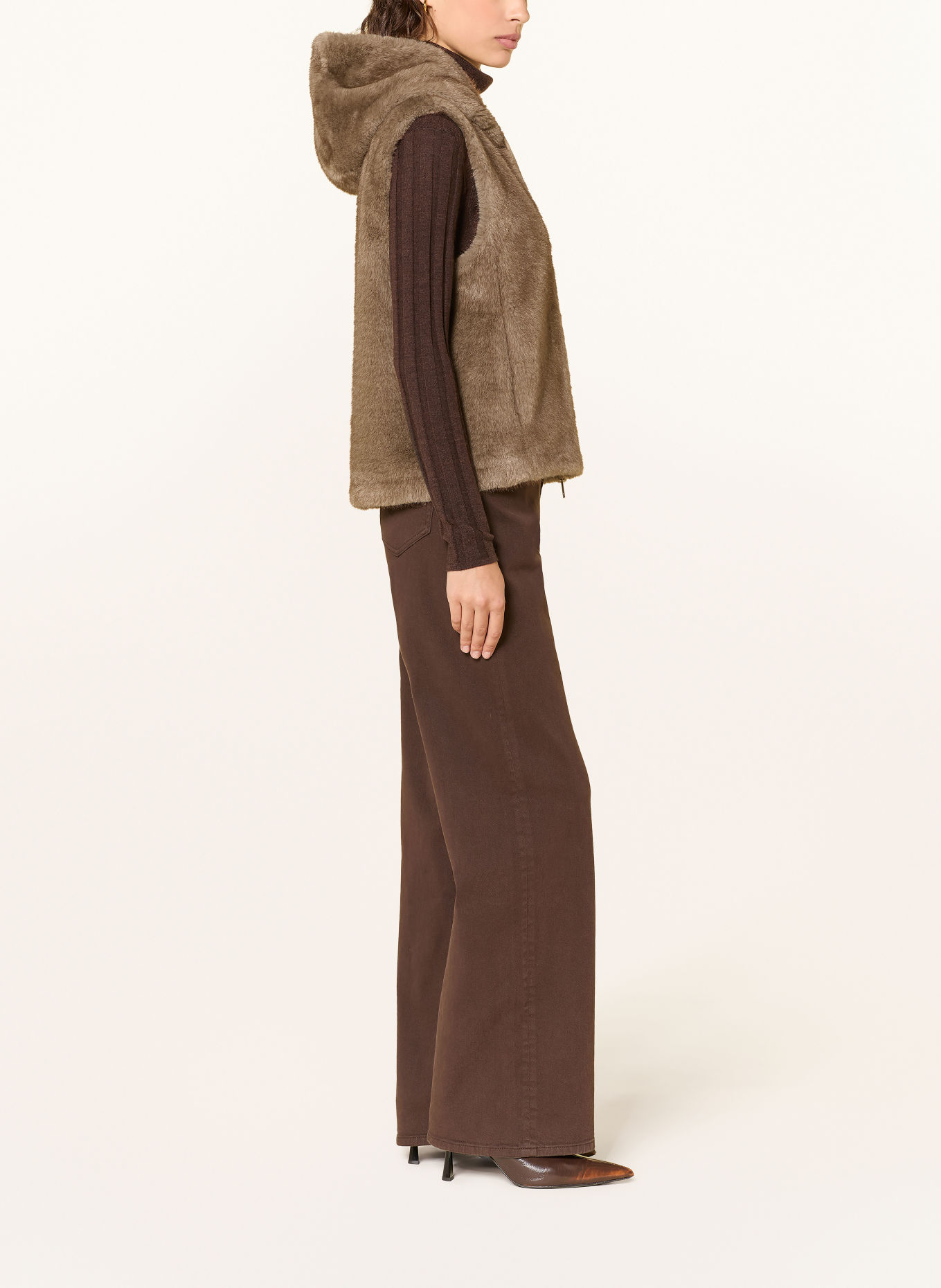 mabrun FANTASY Faux Fur Vest: BEIGE