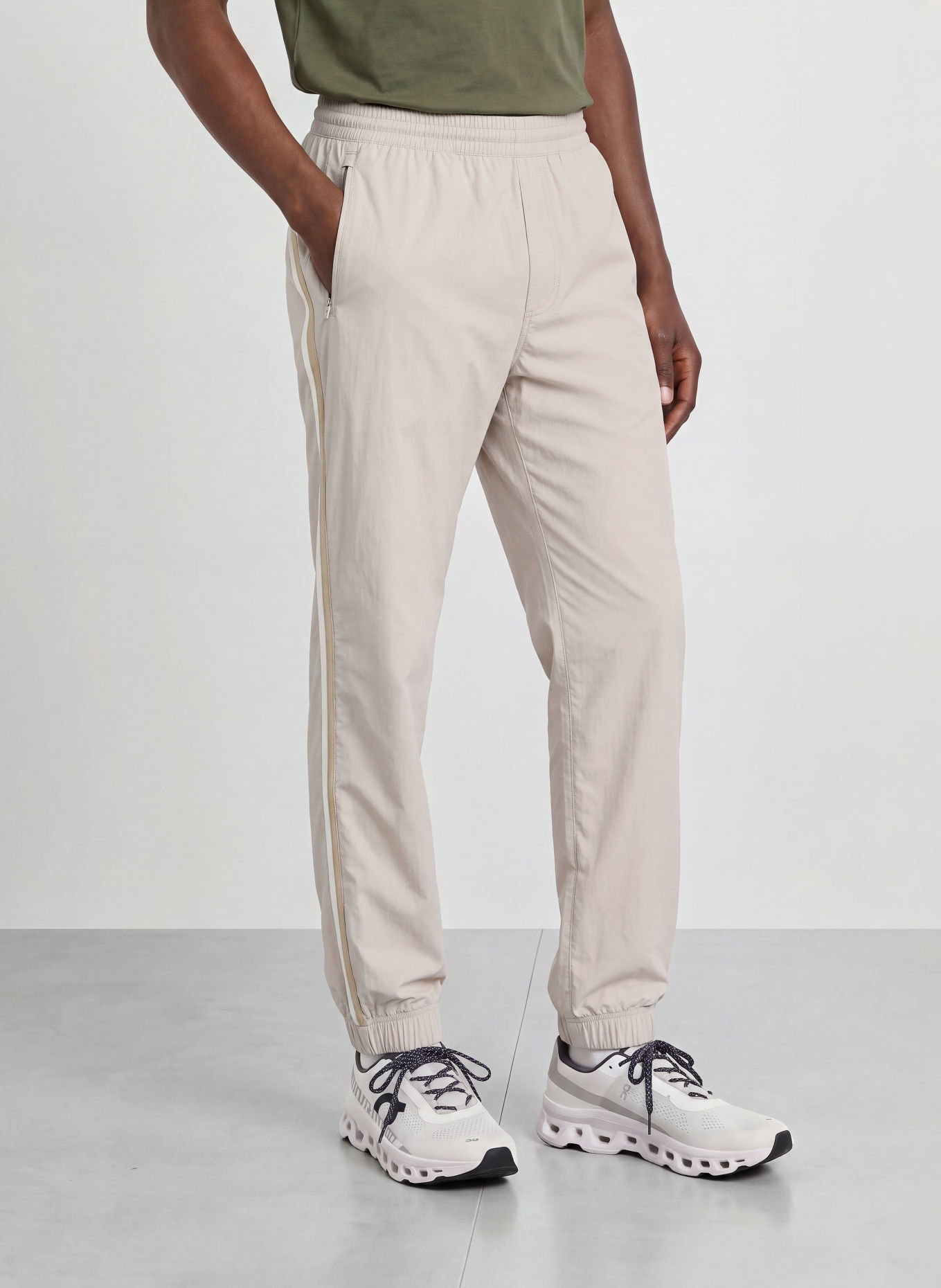 lululemon Laufhose PACE BREAKER GLYDE: HELLGRAU / BEIGE / WEISS