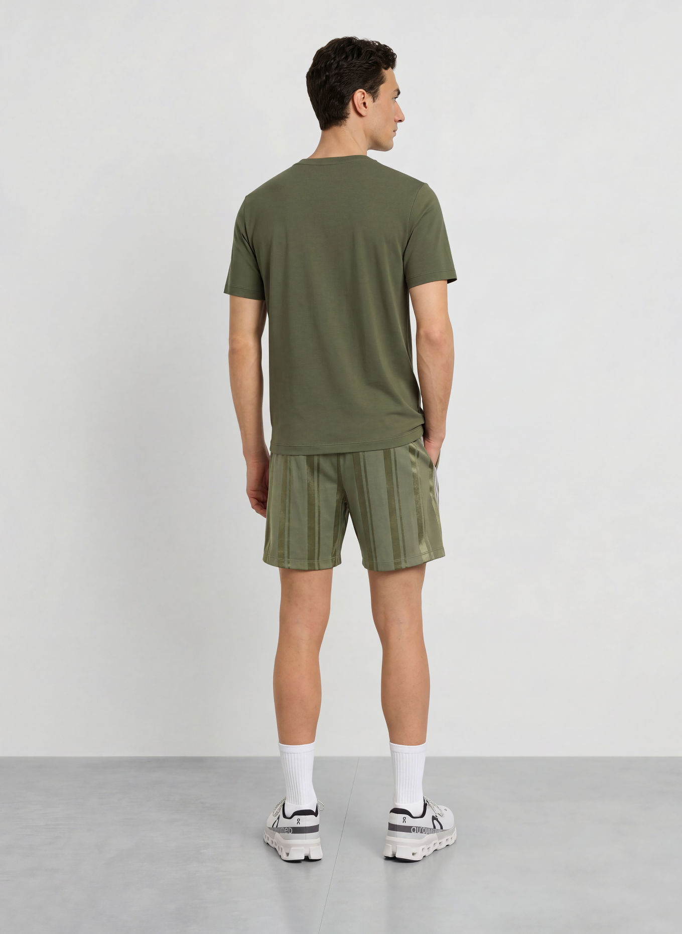 lululemon Short d'entraînement STRIPE: GROEN / BLANC / NOIR