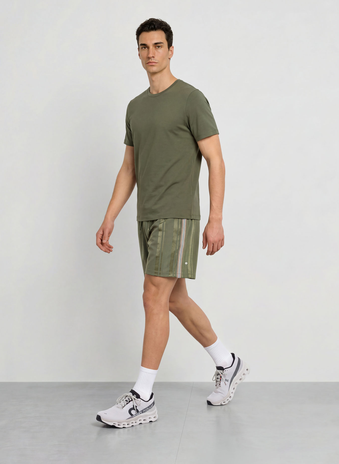 lululemon Short d'entraînement STRIPE: GROEN / BLANC / NOIR