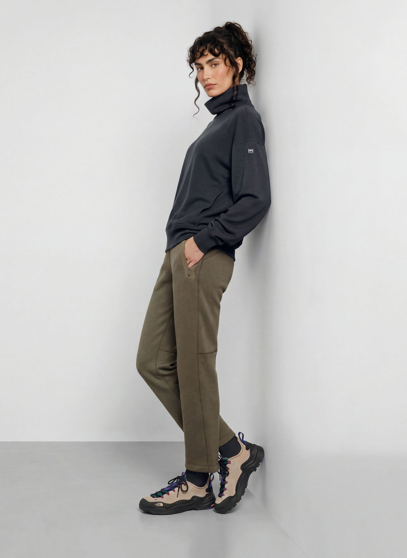 super.natural ROLLING Fleece sweatshirt with Merino Wool: BLACK