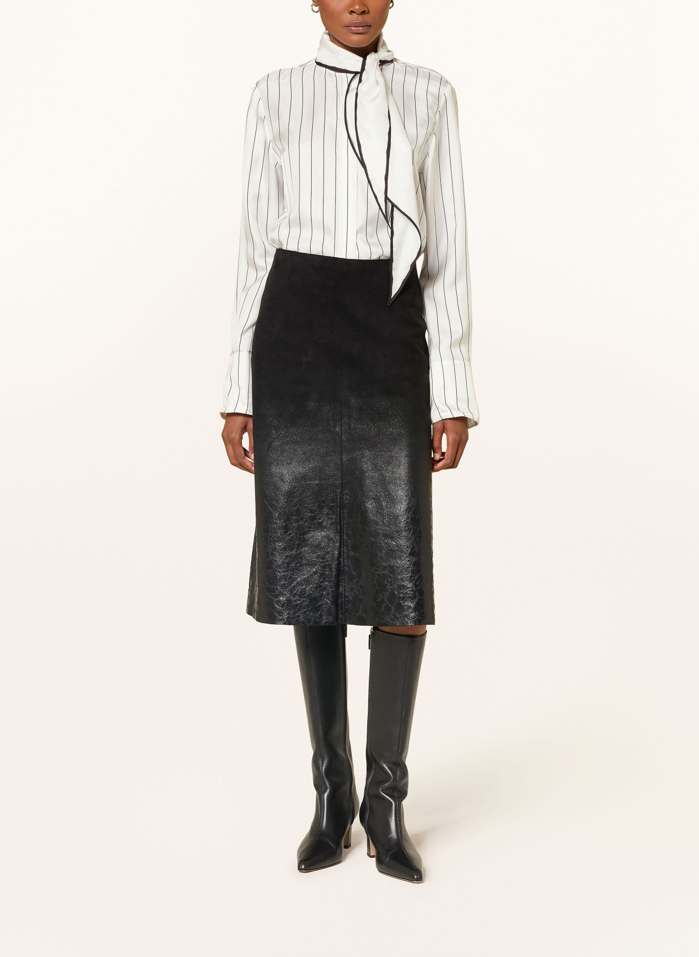 DOROTHEE SCHUMACHER Blouse à lavallière STRIPES WITH A TWIST en soie: BLANC / NOIR