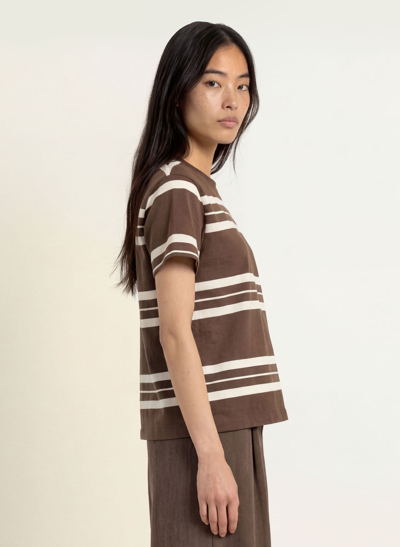 minimum LILOU T-shirt: DARK BROWN / CREAM