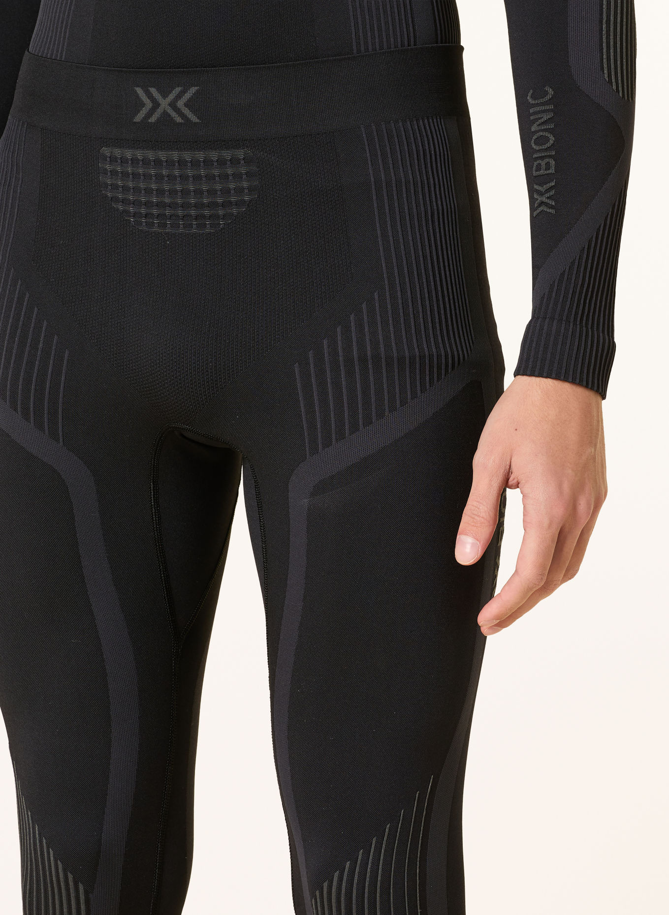 X-BIONIC Collant technique INVENT à jambes raccourcies: NOIR