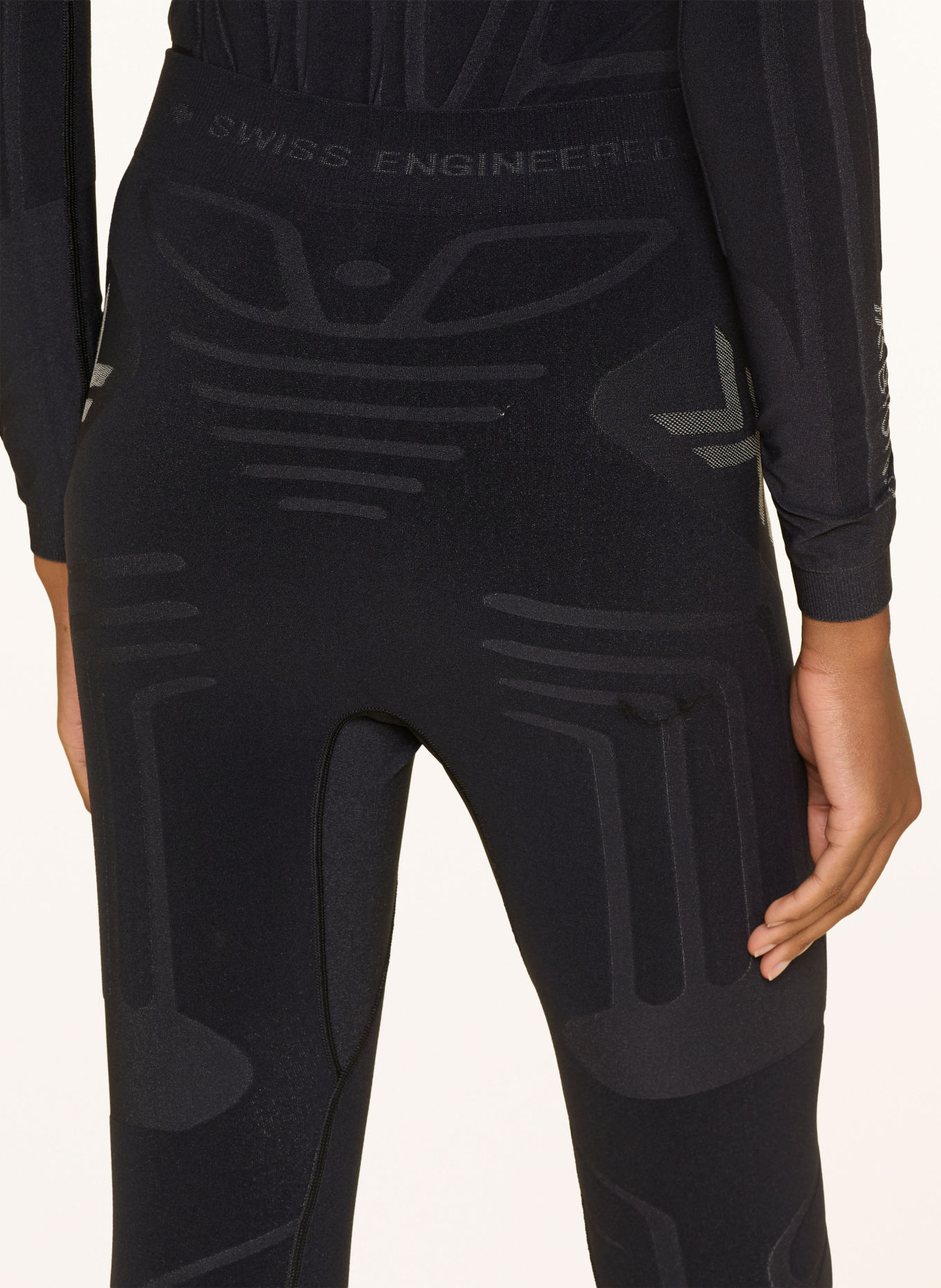 X-BIONIC HEATLOOP functional underwear pants with shorter leg length: BLACK