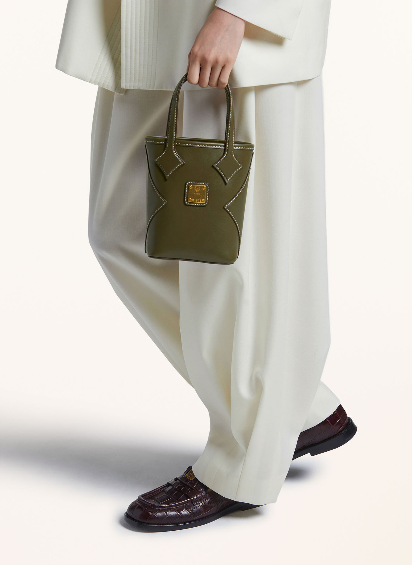 MCM Handtasche DIA EXTRA MINI: OLIV / GOLD
