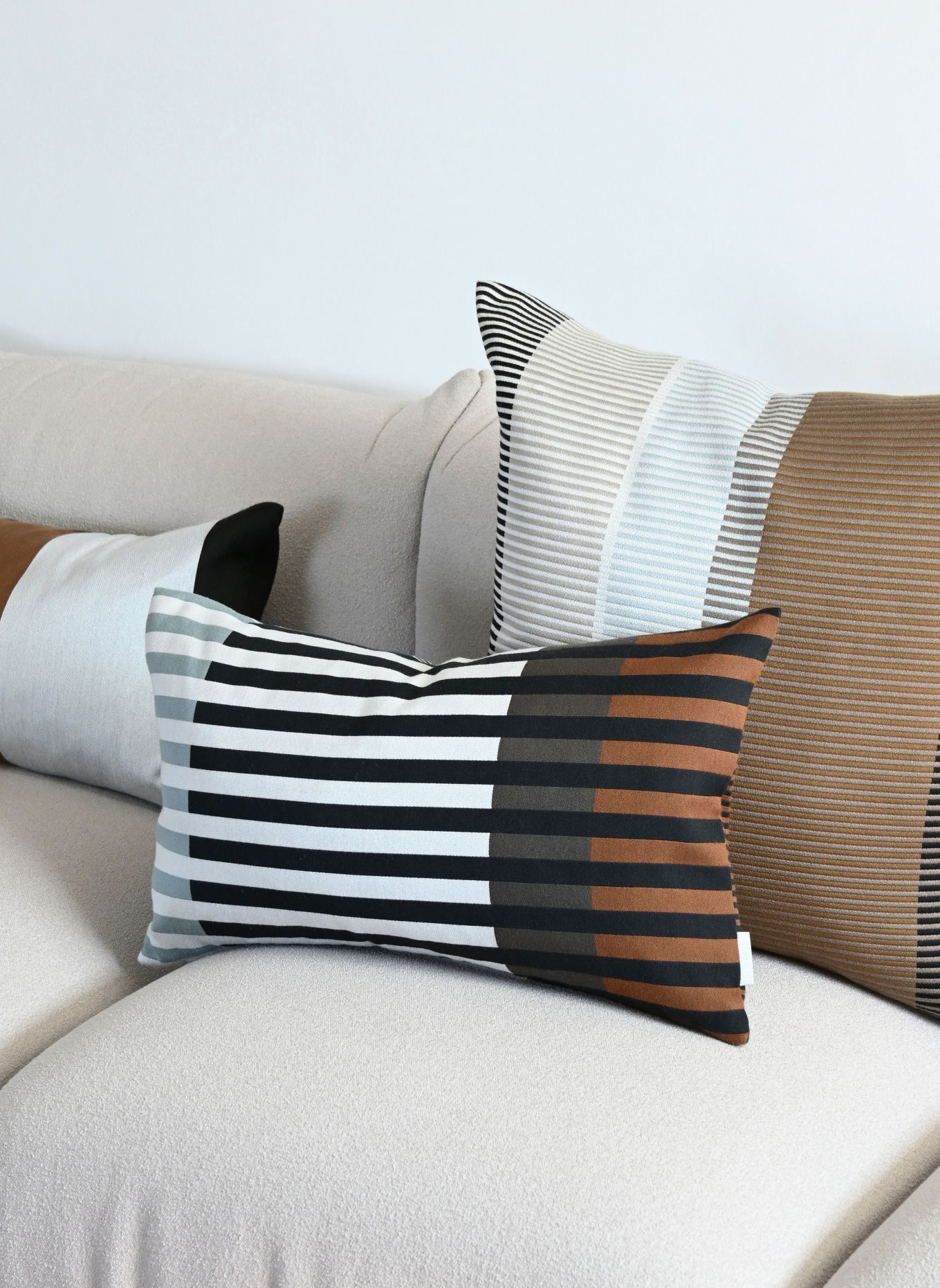 ROHLEDER DOUBLE STRIPE Decorative cushion: BLUE / DARK BROWN / CREAM