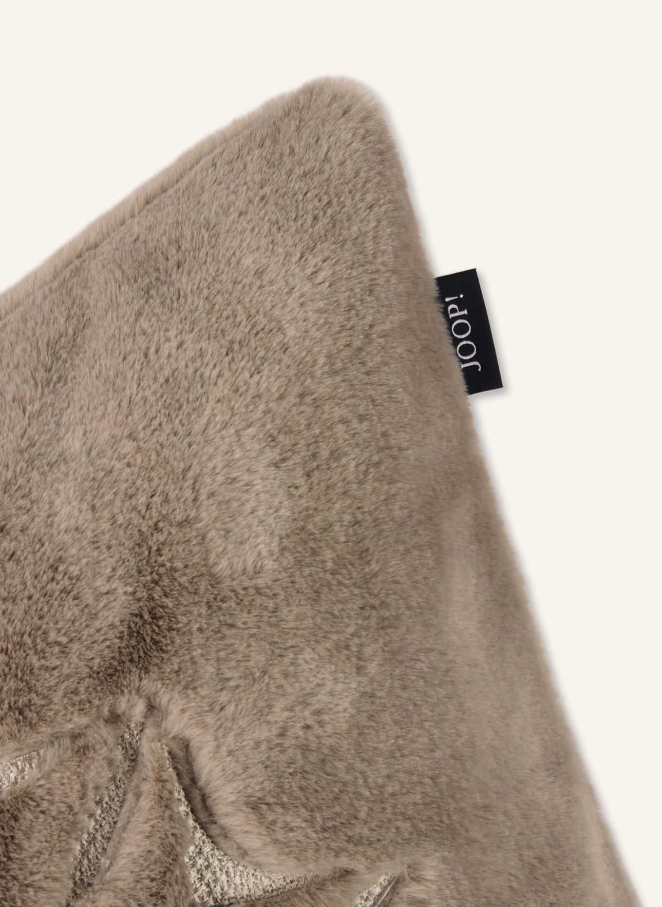JOOP! Kuddfodral till prydnadskudde J!TENDER i fuskpäls: BEIGE