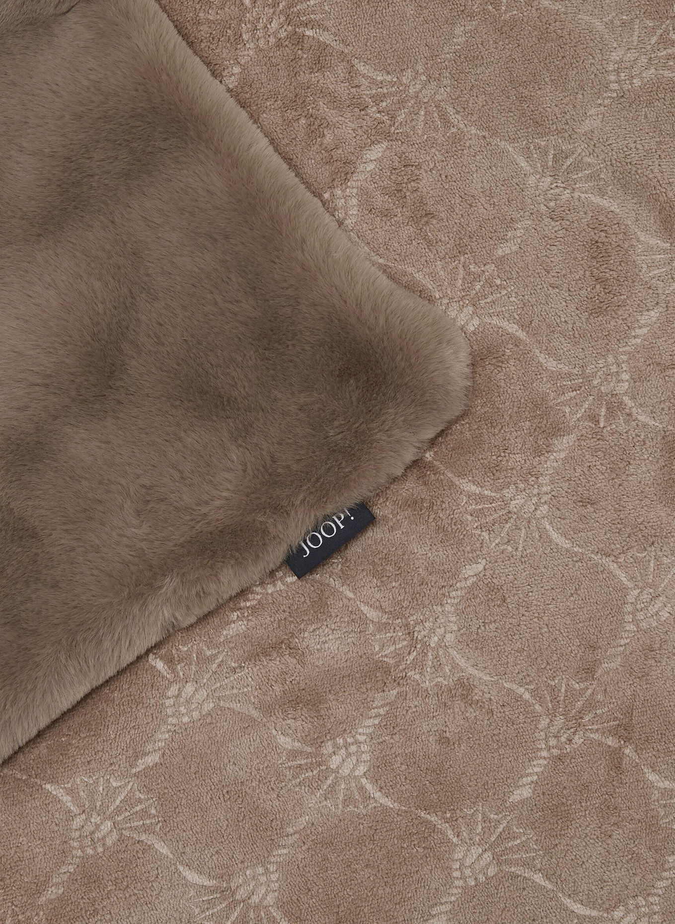 JOOP! J!TENDER Faux Fur Throw blanket: BEIGE