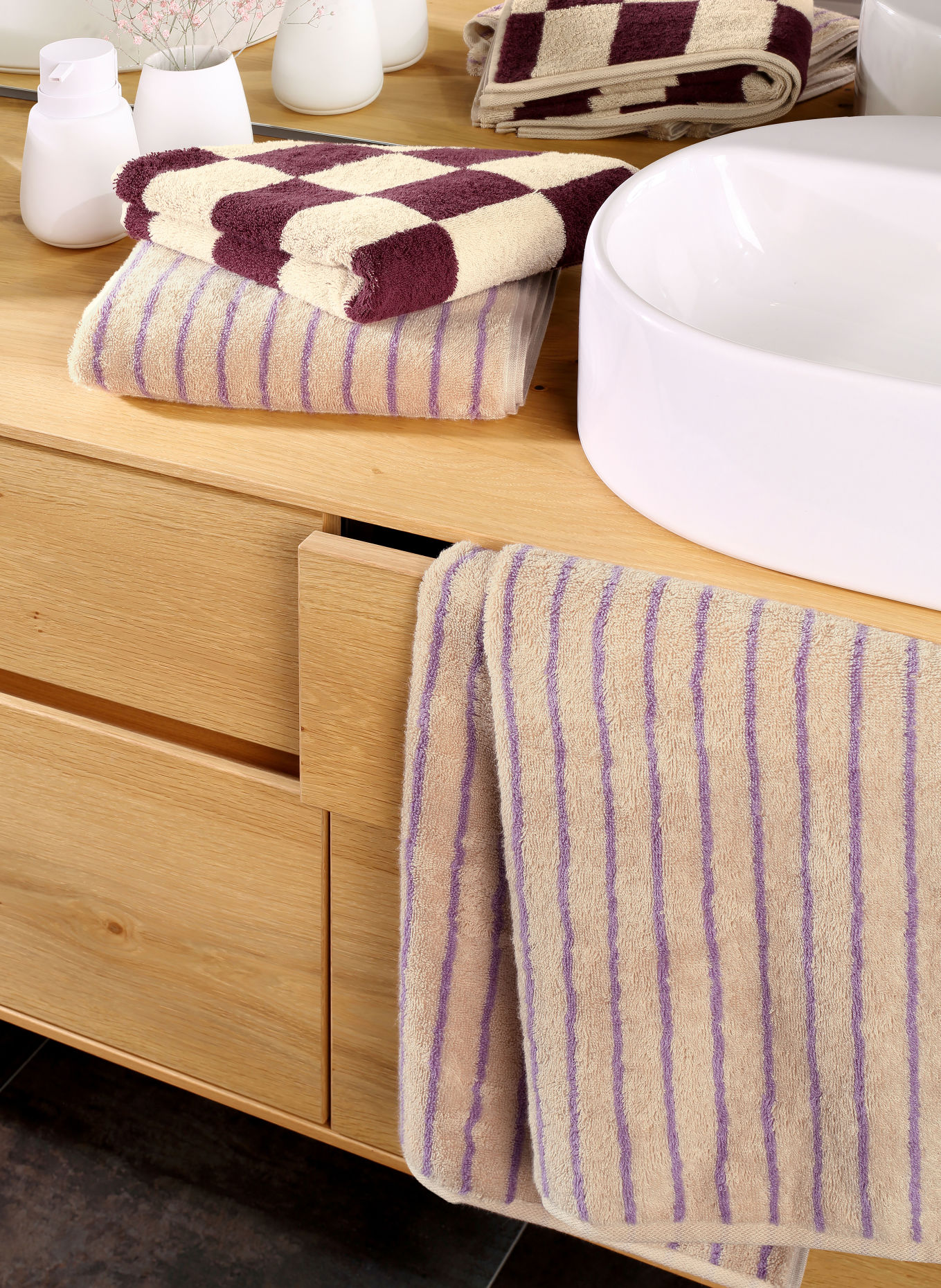 Cawö Weekend Hand towel: CREAM / PURPLE