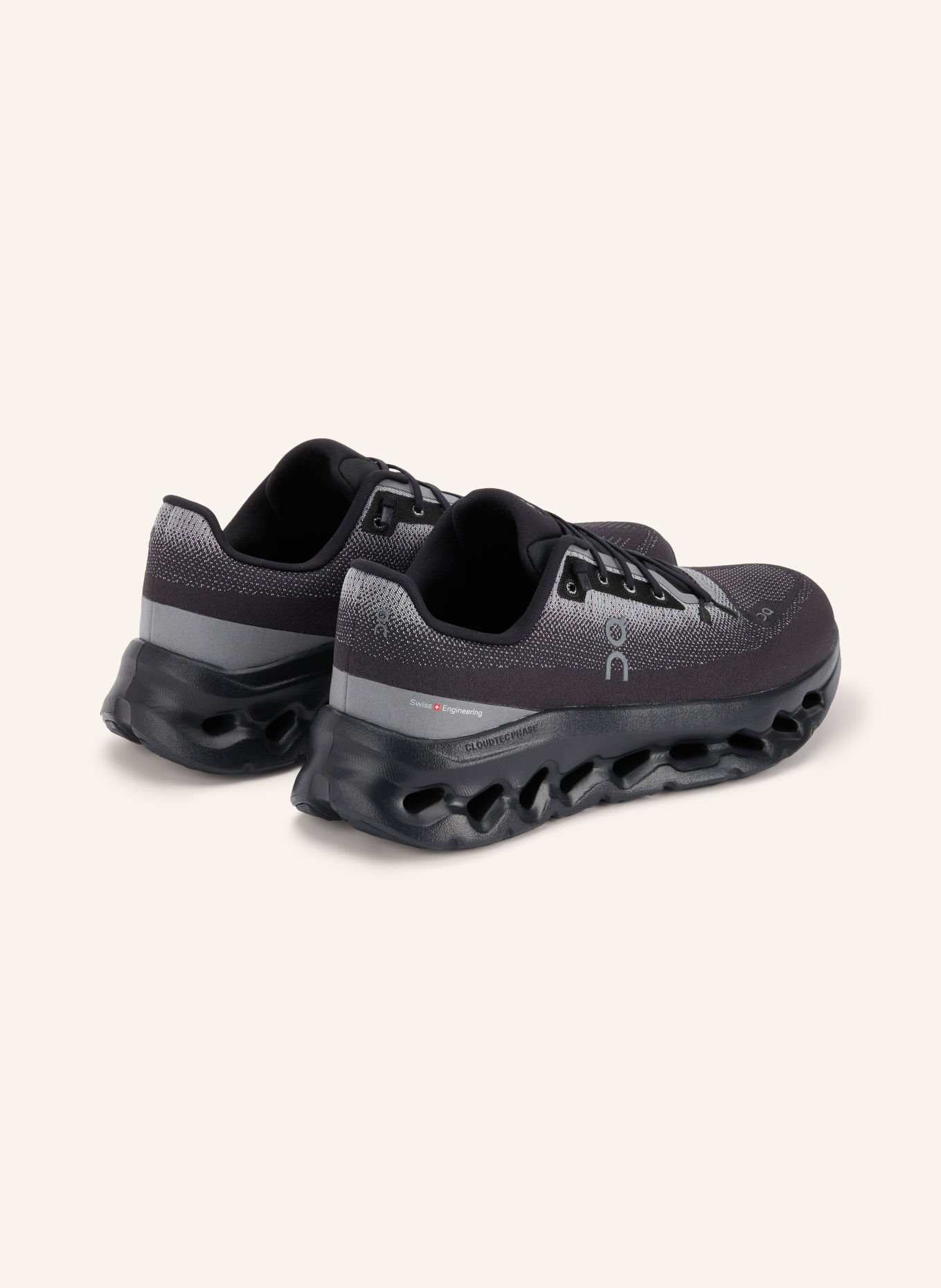 On CLOUDTILT Sneakers: BLACK / LIGHT GRAY