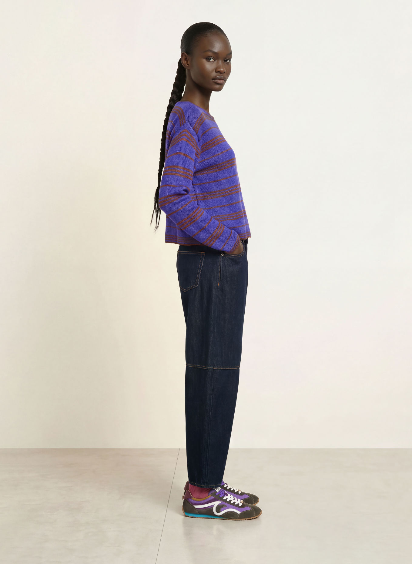 American Vintage Pull BODYROW: BLEU FONCÉ / MARRON