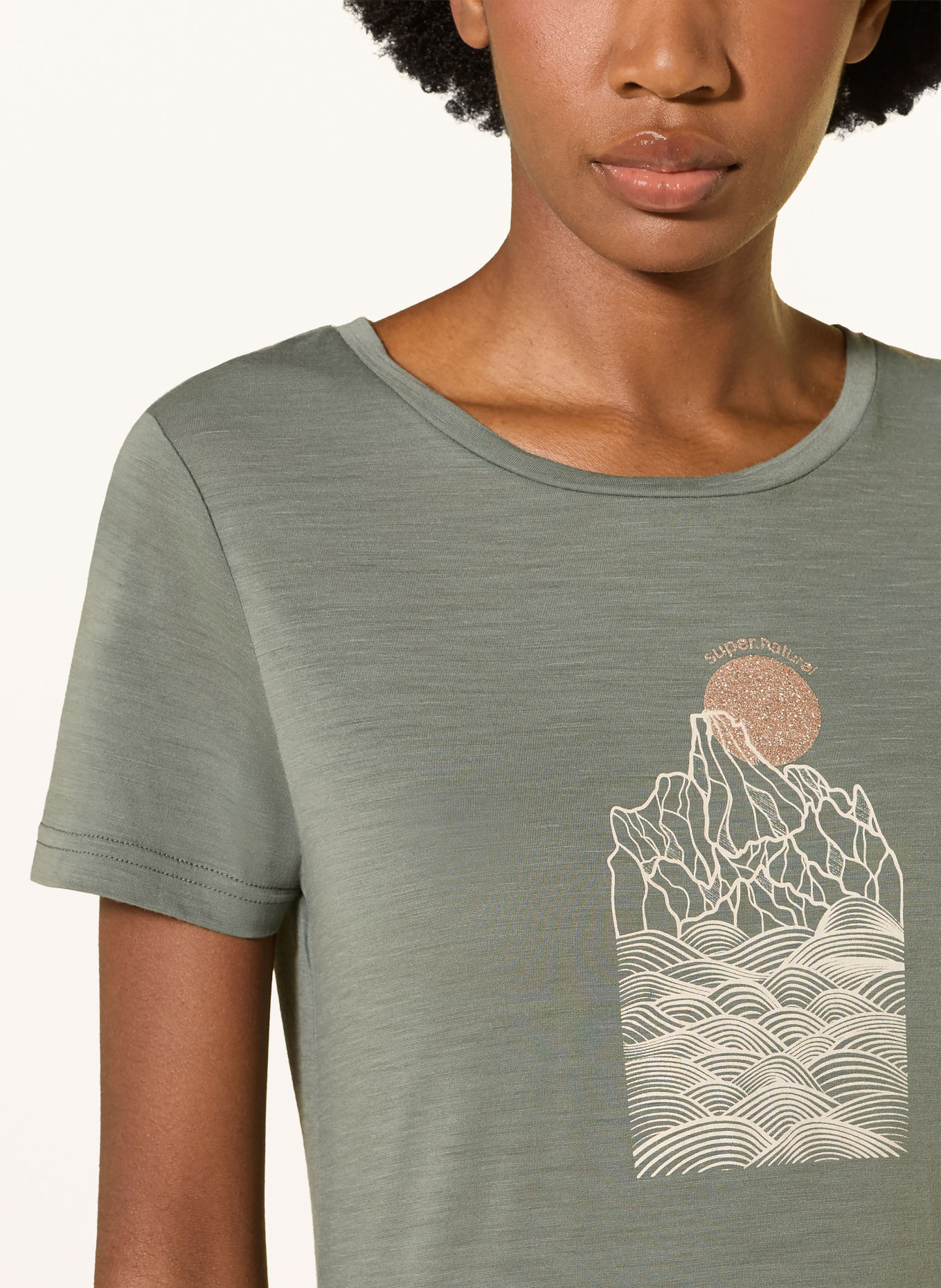 super.natural PREIKESTOLEN CLIFFS Functional shirt with Merino Wool: GREEN / ROSE GOLD