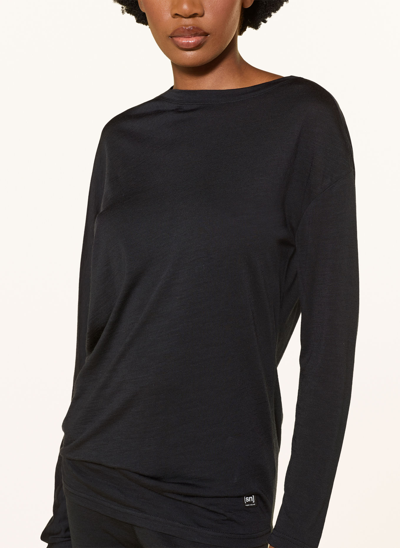 super.natural YOGA LOOSE Functional shirt with Merino Wool: BLACK